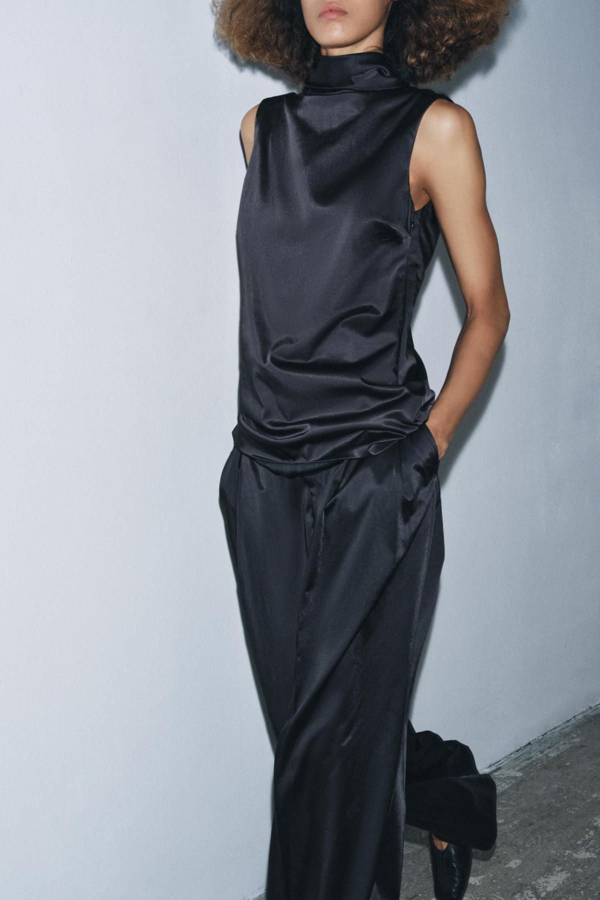 자라 테크니컬 새틴 와이드 슬랙스 팬츠 9213/242 BLACK - 상세 이미지 4