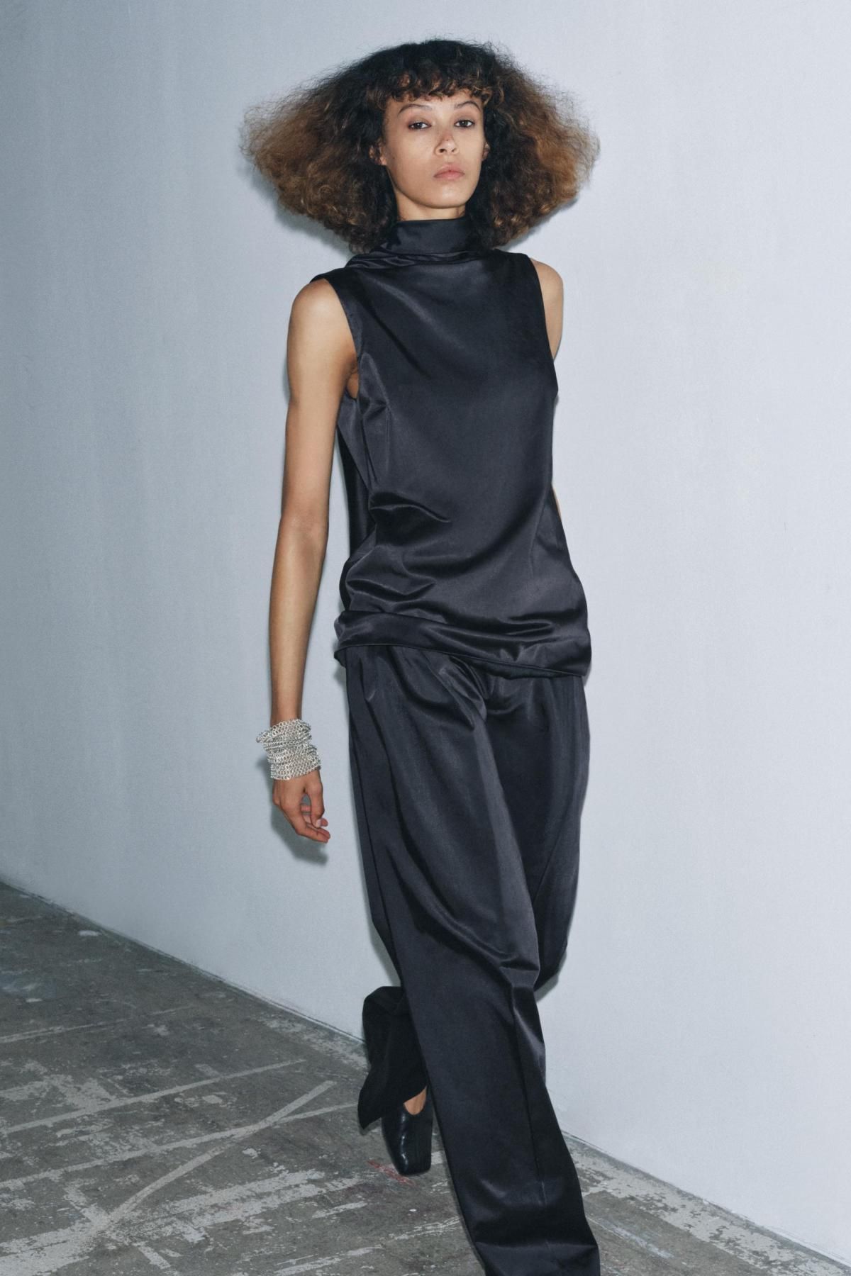 자라 테크니컬 새틴 와이드 슬랙스 팬츠 9213/242 BLACK - 상세 이미지 5