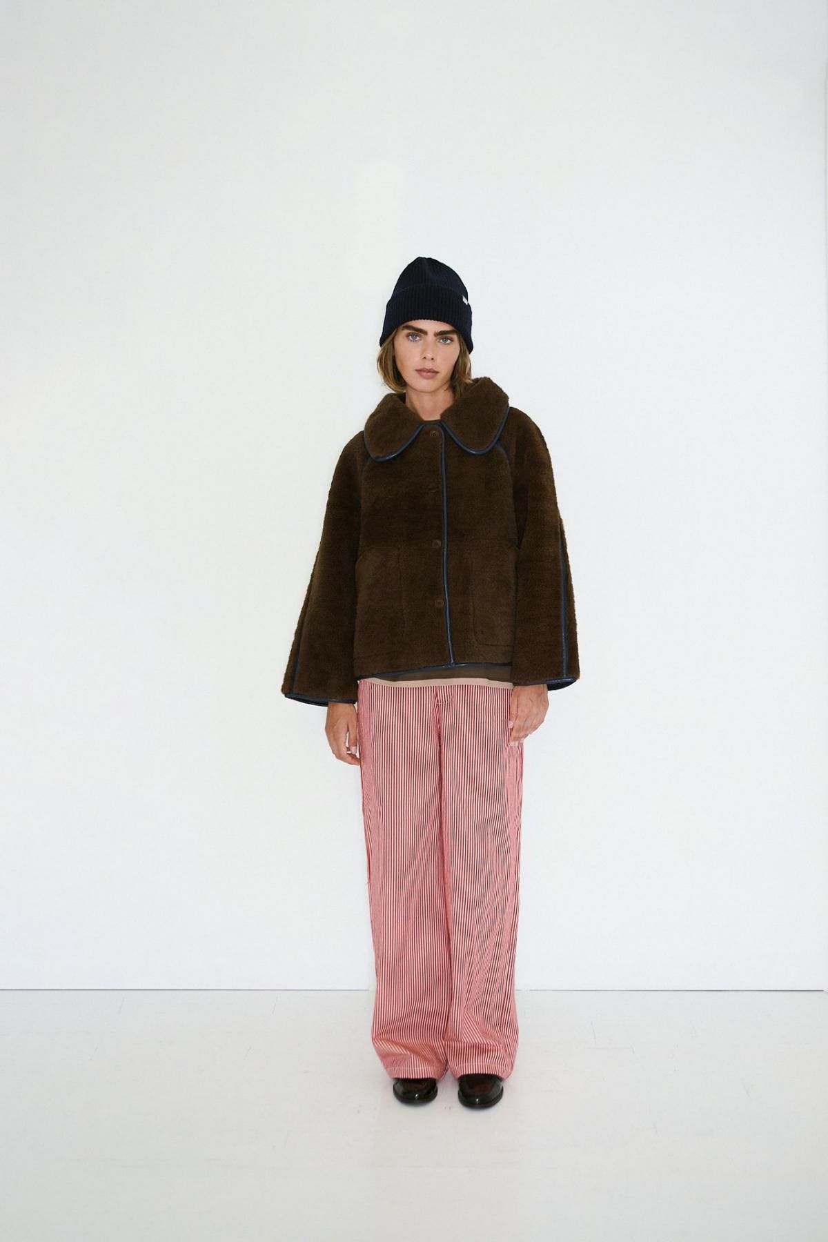 타이니코튼 페이크 퍼 다크브라운 숏 무스탕 자켓 AW25-683-M05 ONE COLOR - 상세 이미지 5