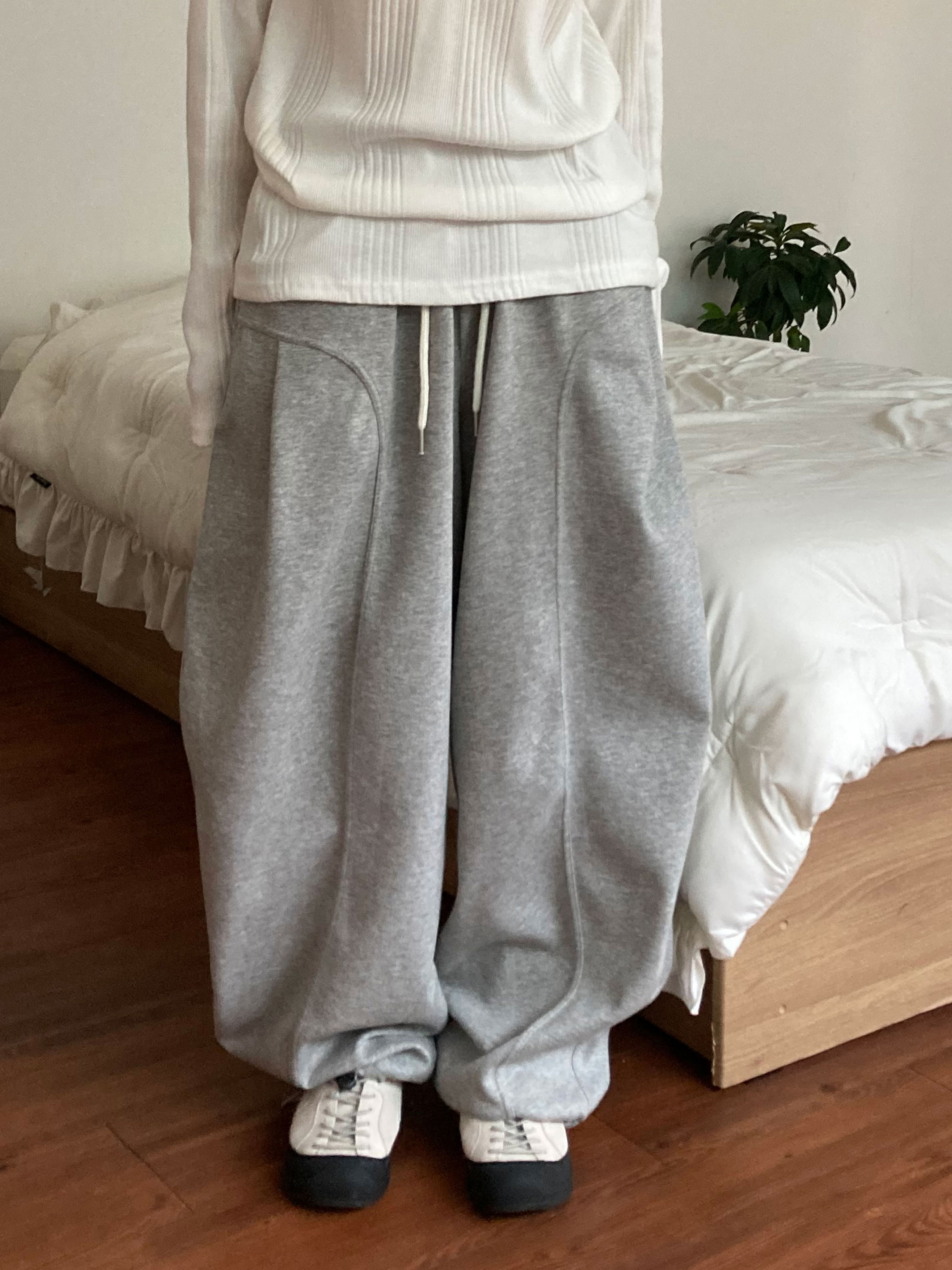 리브 핀턱 스트링 스웻 팬츠 [3Color] - 상품 이미지