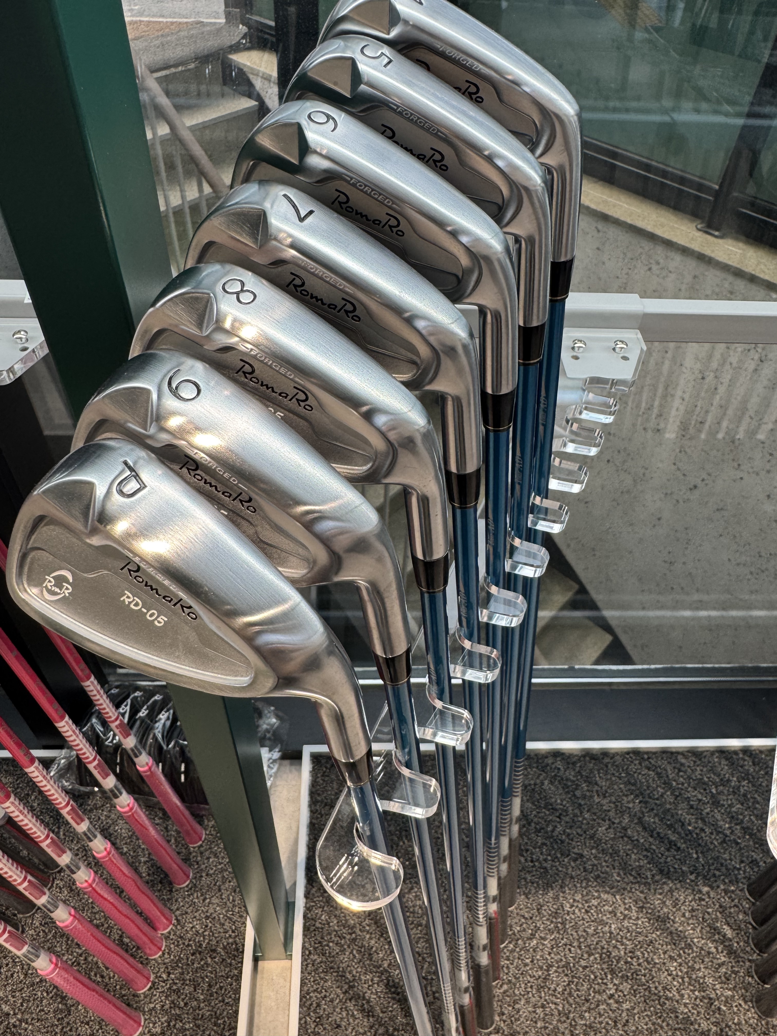 로마로 RD-05 아이언 7아이언(4-Pw) TOUR AD 65 R 비닐만 제거된 새상품 - 상세 이미지 2