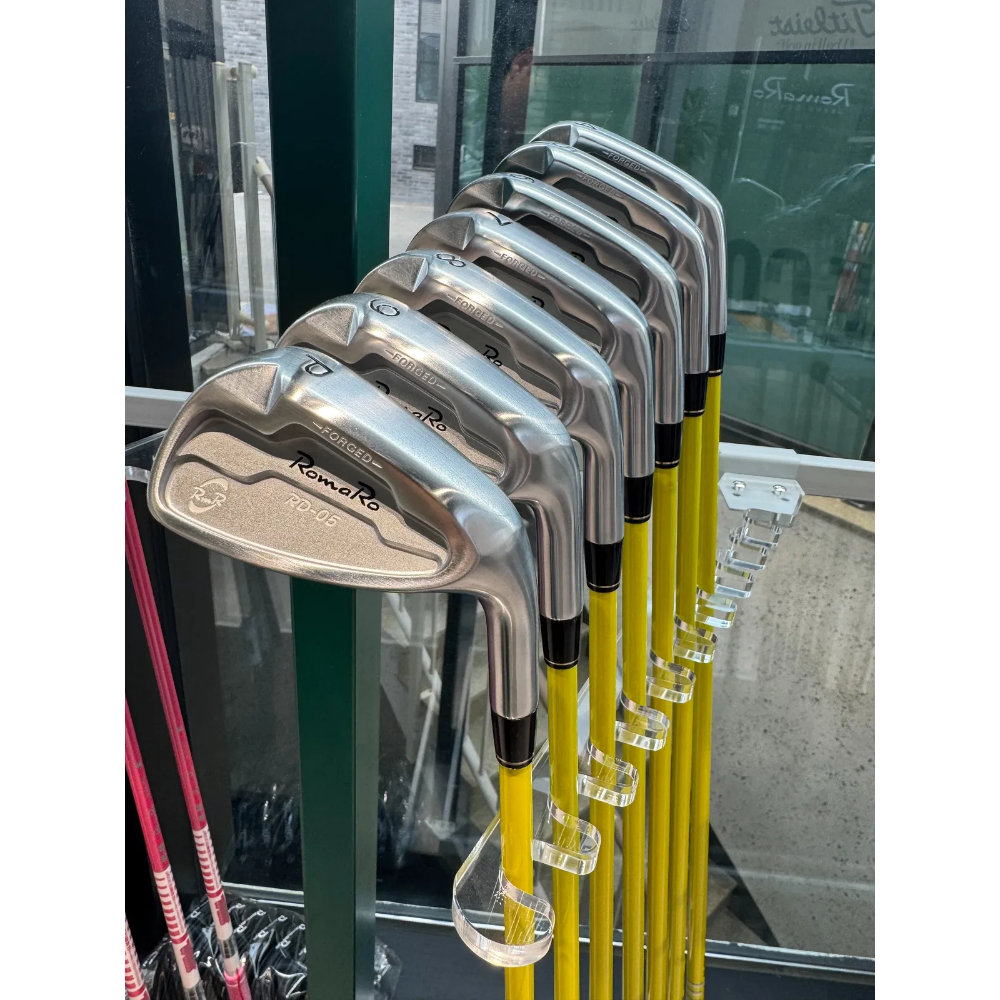 로마로 RD-05 아이언 7아이언(4-Pw) TOUR AD 65 R 비닐만 제거된 새상품 - 메인 이미지