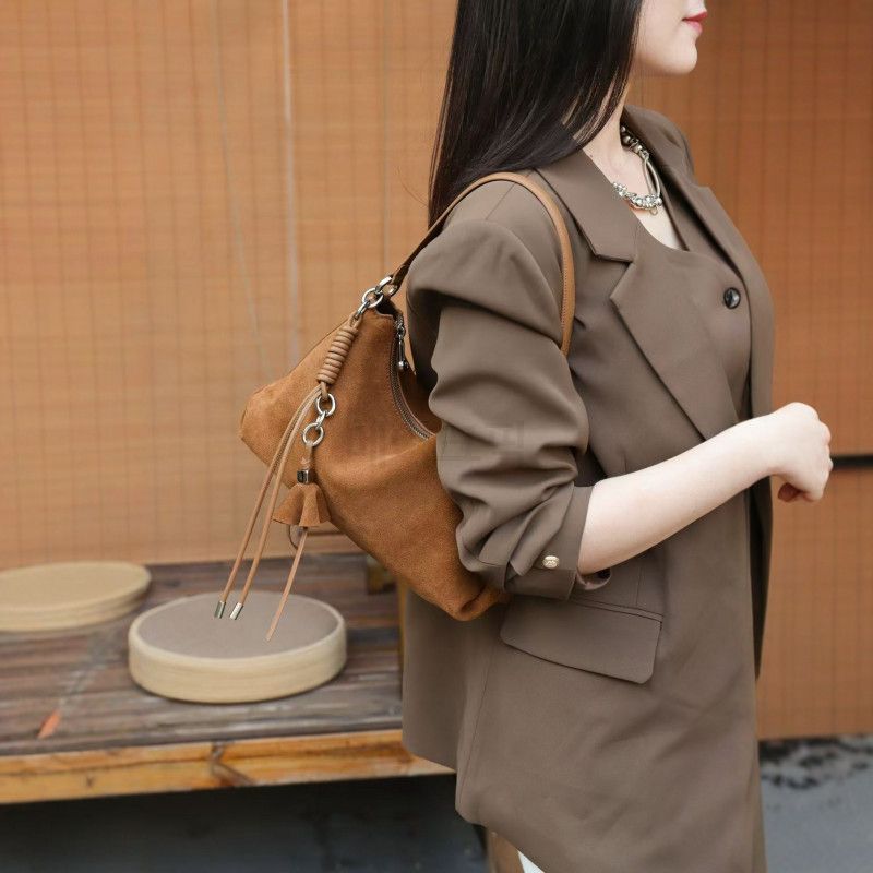여성 가을 겨울 소가죽 숄더백 트렌디한 디자인 스타일 데일리 핸드백 스웨이드가죽 - 상세 이미지 2