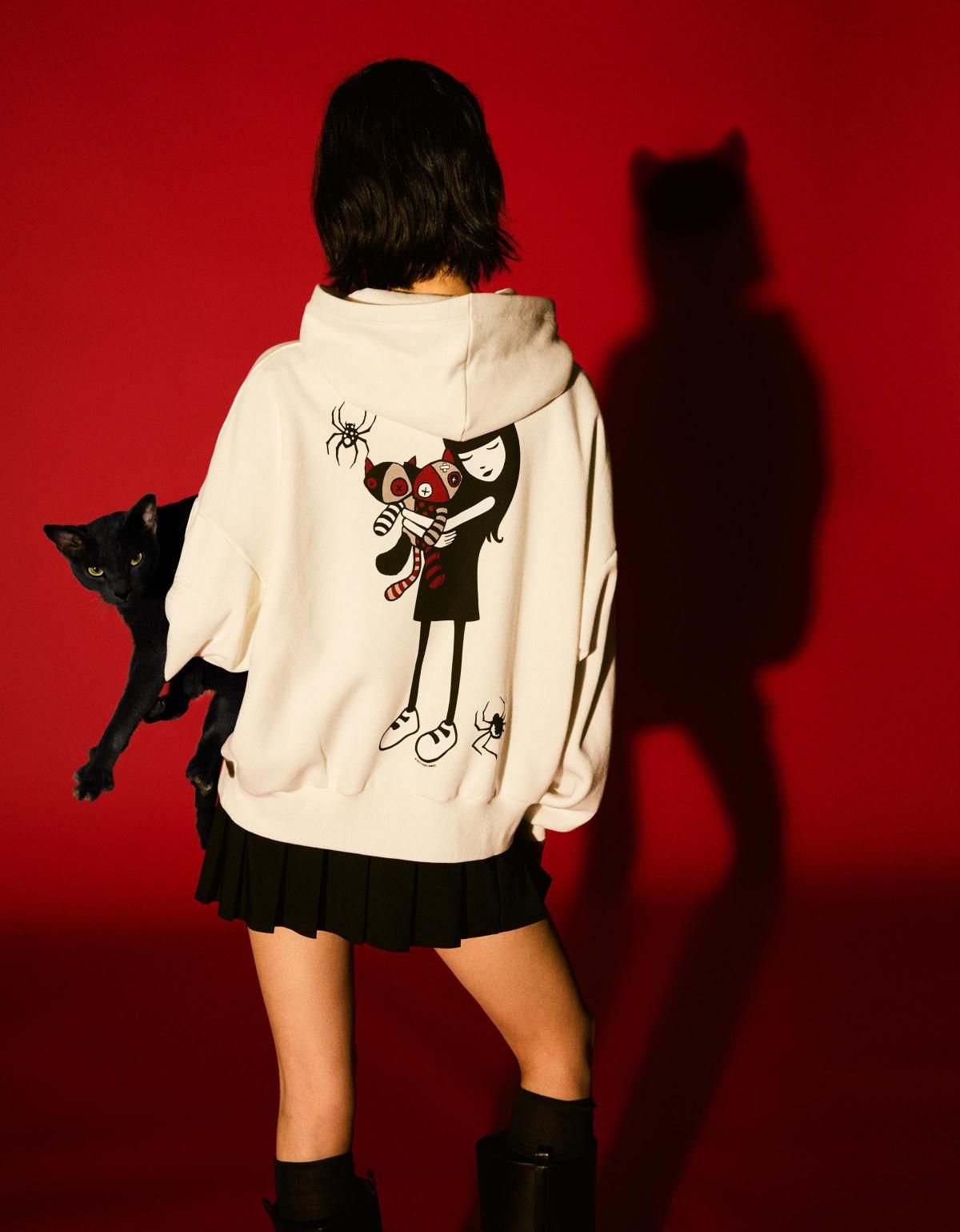 버쉬카 트렌디 프린트 오버핏 후드 스웨트셔츠 화이트 7225/604 OFF WHITE - 상세 이미지 4