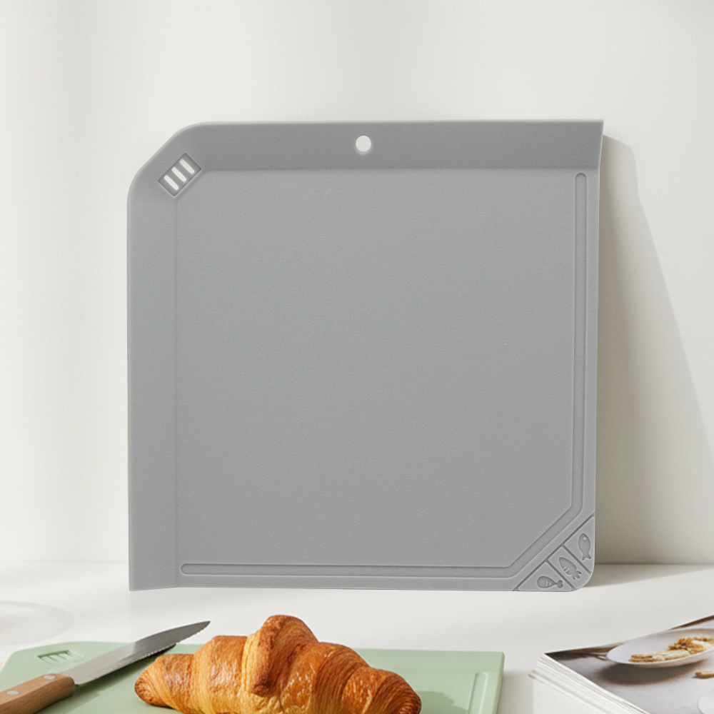 홈앤미 국내생산 TPU 오브제 드비앙 주방 이유식 캠핑 겸용 도마 미니(S / 210x210mm), 씨솔트그레이 - 상품 이미지