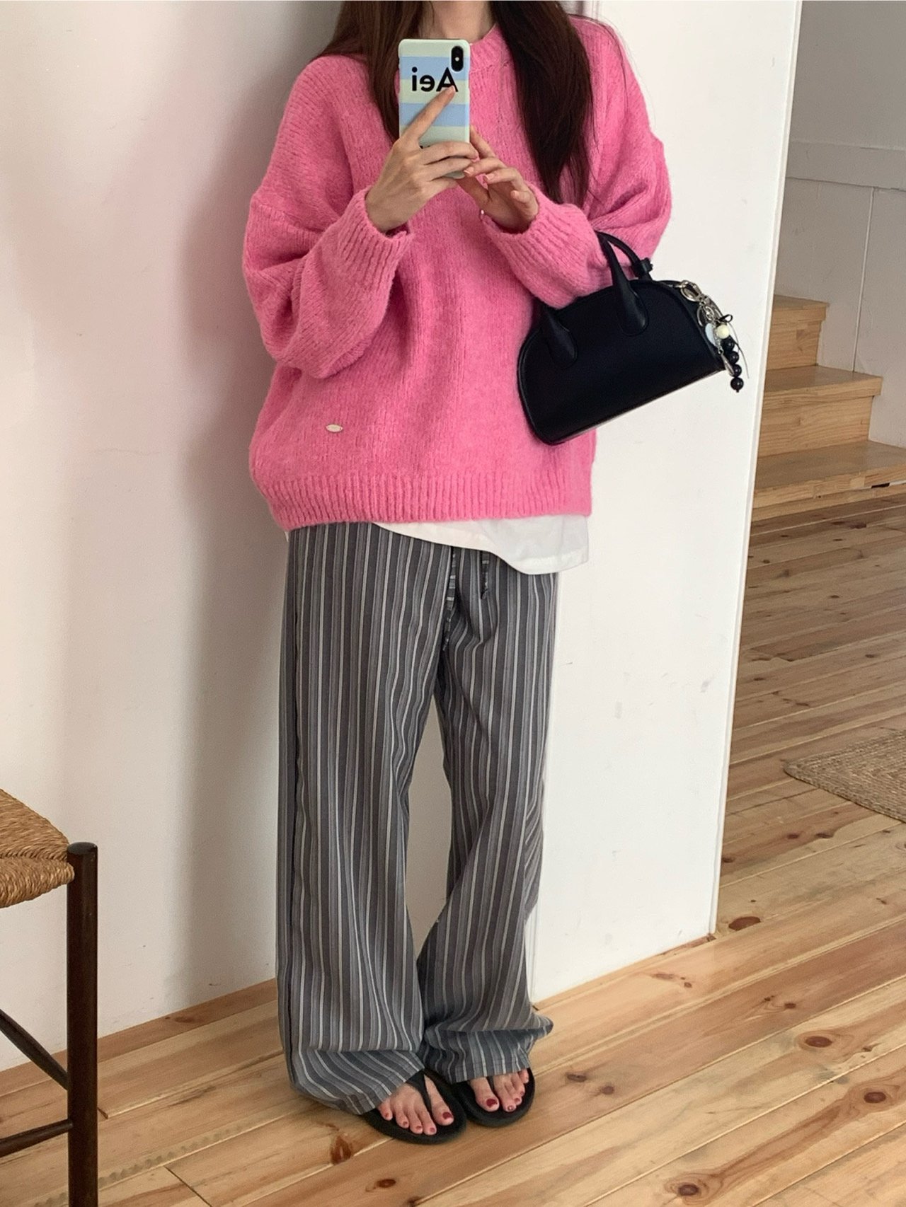 오버무드 겨울 울 혼방 루즈핏 라운드넥 컬러 박스핏 비비드 컬러 니트 4color - 상품 이미지