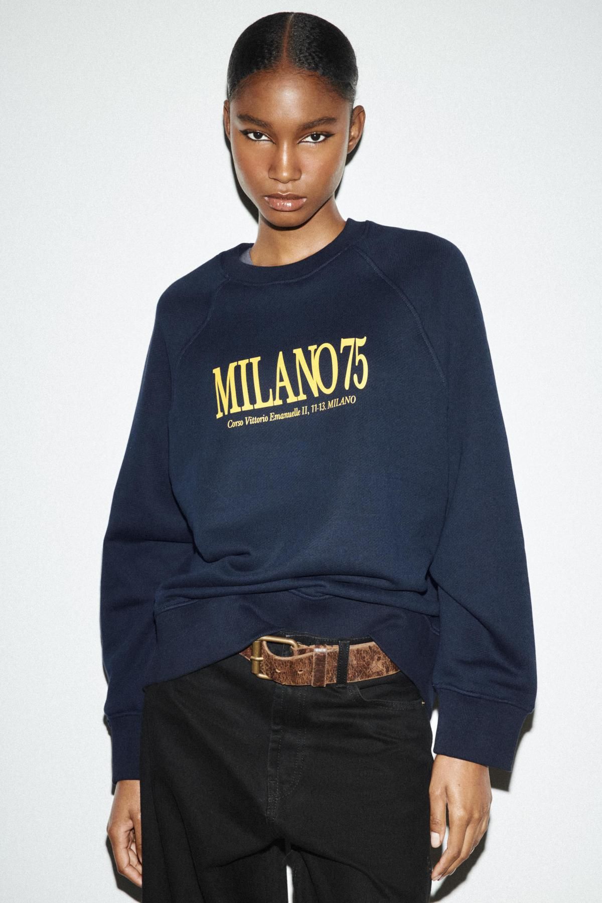 자라 스트리트 텍스트 라운드넥 스웨트셔츠 4174/024 NAVY - 상세 이미지 3