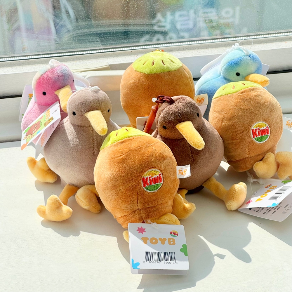 반전 키위새 뒤집으면 키위 변신 인형 키링 10cm 양면 동물 열쇠 가방 고리 백참 백팩 - 상품 이미지