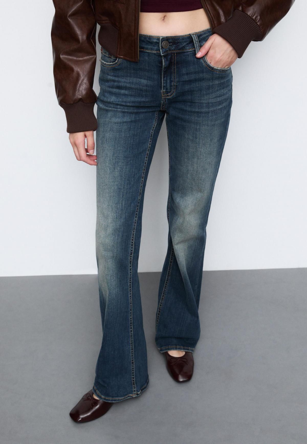 스트라디바리우스 데님 슬림핏 부츠컷 청바지 4867/150 MEDIUM DENIM WASH - 상품 이미지