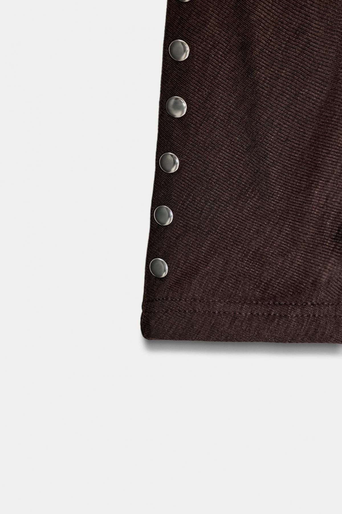 자라 슬림핏 보트넥 배트윙 스터드 긴팔 티셔츠 5584/808 DARK BROWN 이미지 8
