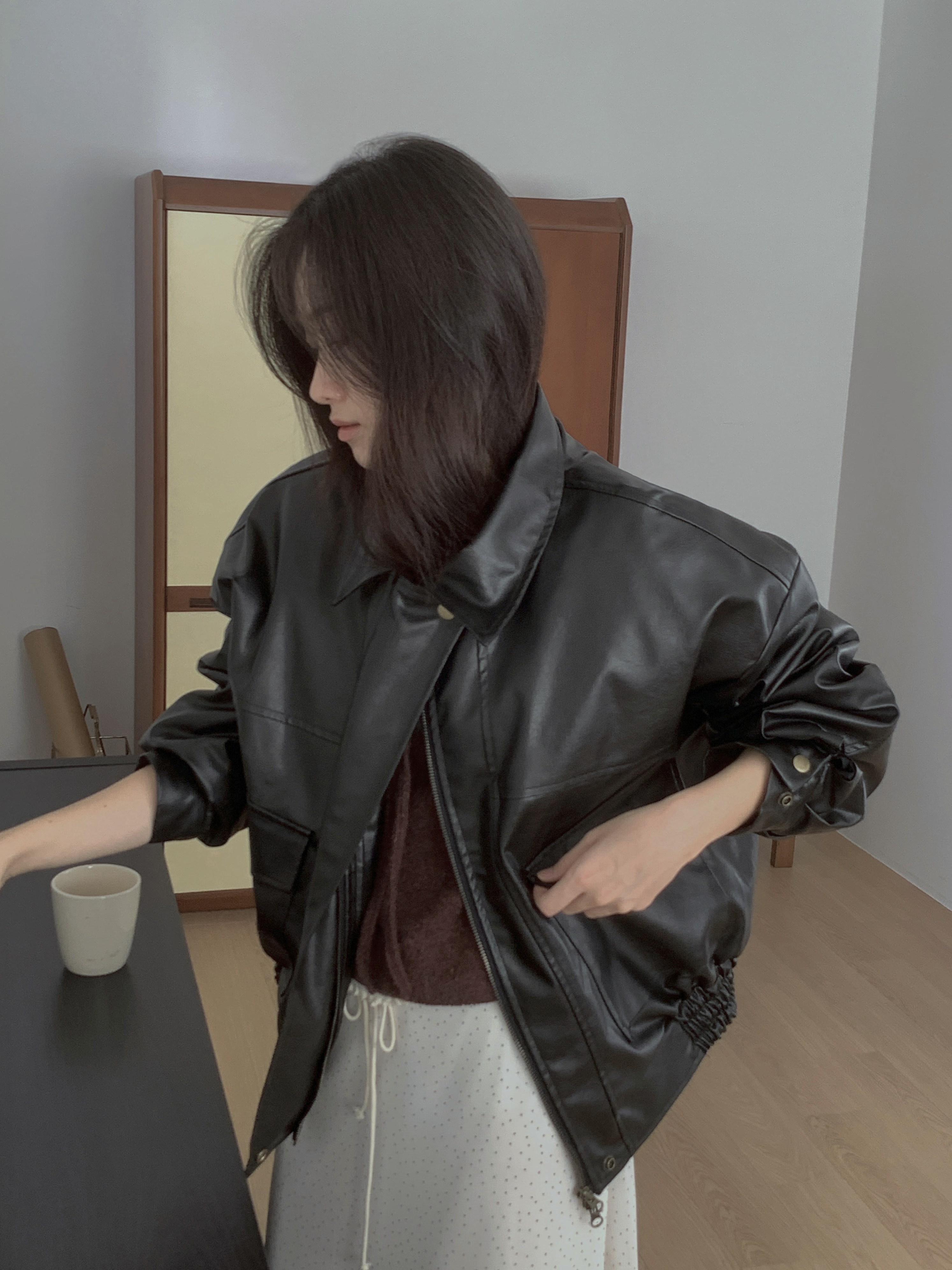 오버무드 퀄팅 누빔 안감 오버핏 사이드 포켓 카라 레더 가죽 블루종 점퍼 - 상세 이미지 2