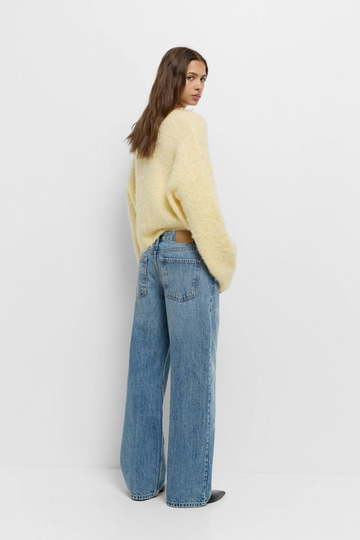 풀앤베어 스트레이트핏 라인석 리본 청바지 7687/339 MEDIUM BLUE - 상세 이미지 3