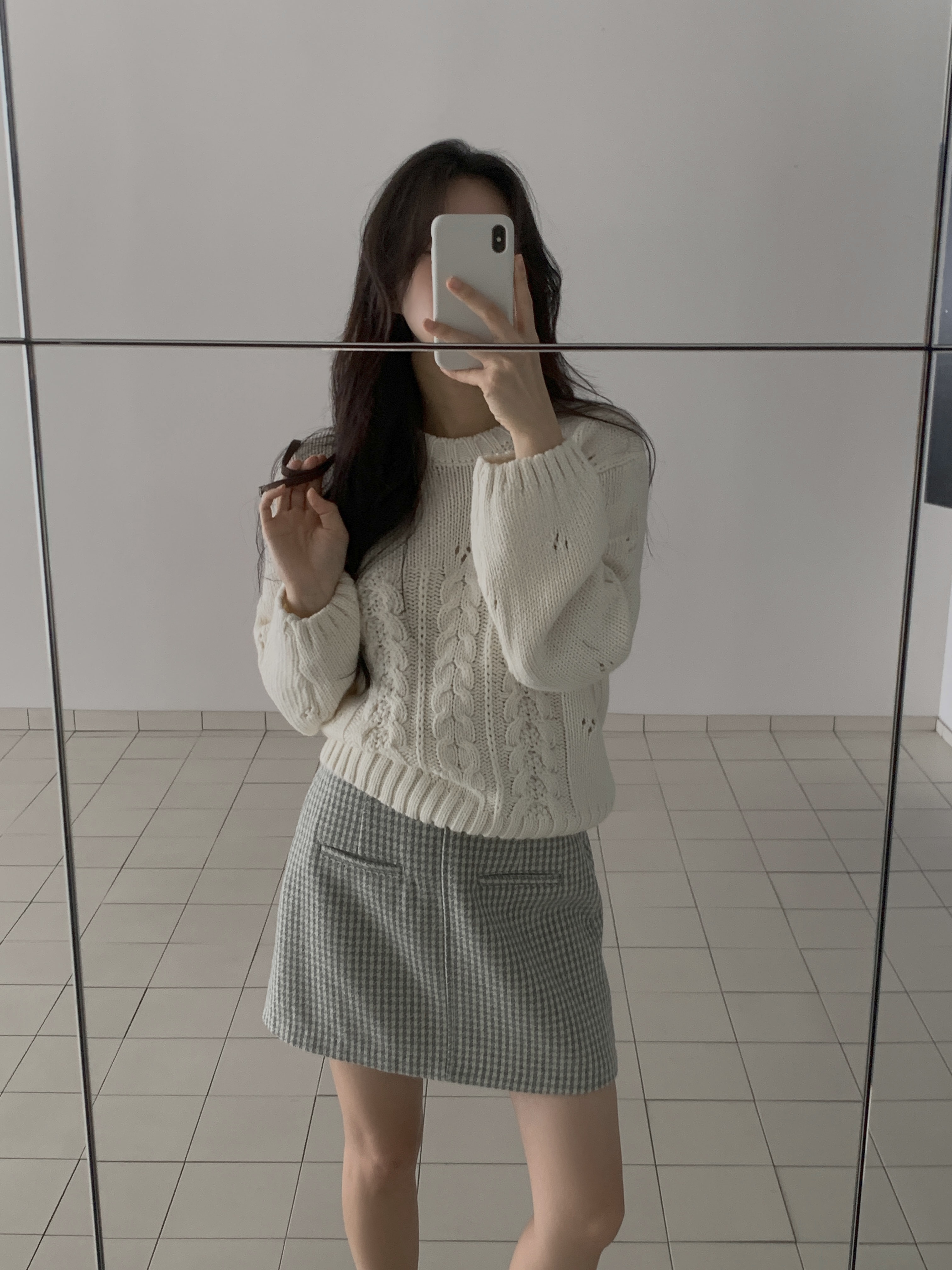 두꺼운 오버무드 겨울 펀칭 자수 라운드 크롭 아방 도톰 컬러 올리브 레드 꽈배기 울니트 - 상세 이미지 4