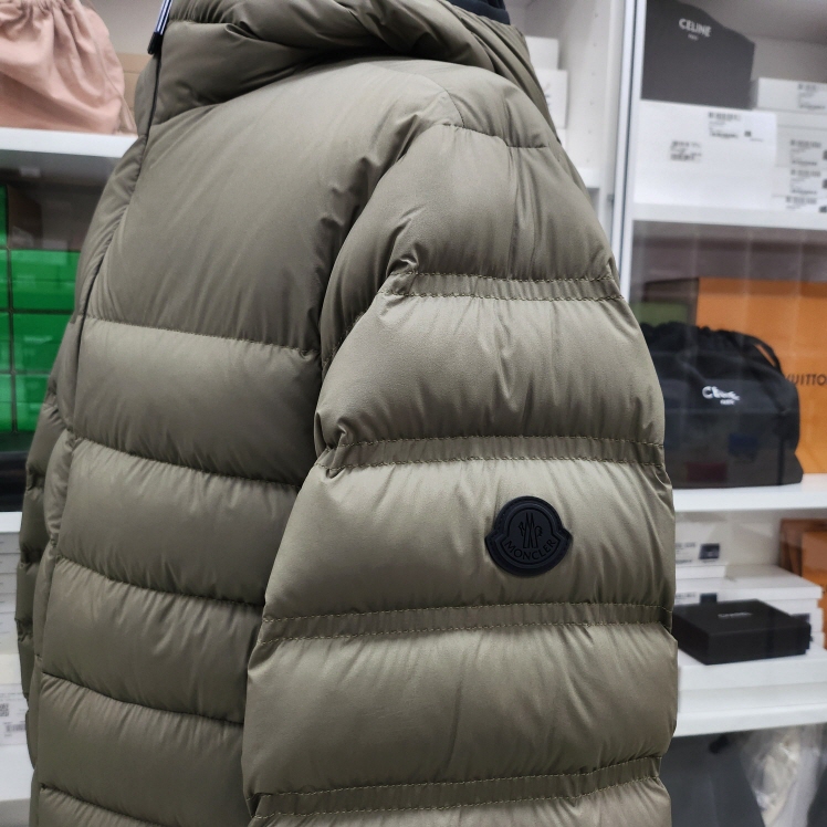 몽클레르 로고 패치 아룩스 후드 다운 패딩 다크 그린1A001 14596K7 818D - 상세 이미지 4