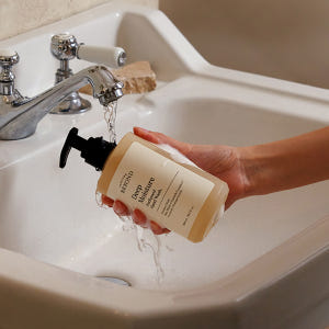 비욘드 딥모이스처 퍼퓸드 핸드워시 300 mL 솔직 후기 | 피부 타입별 분석 - 상품 이미지 3