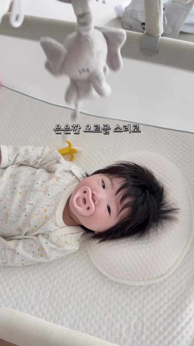 젬베베 흑백 모빌 인형 유모차 장난감 애착 오르골 인형 트립트랩 뉴본 모빌
