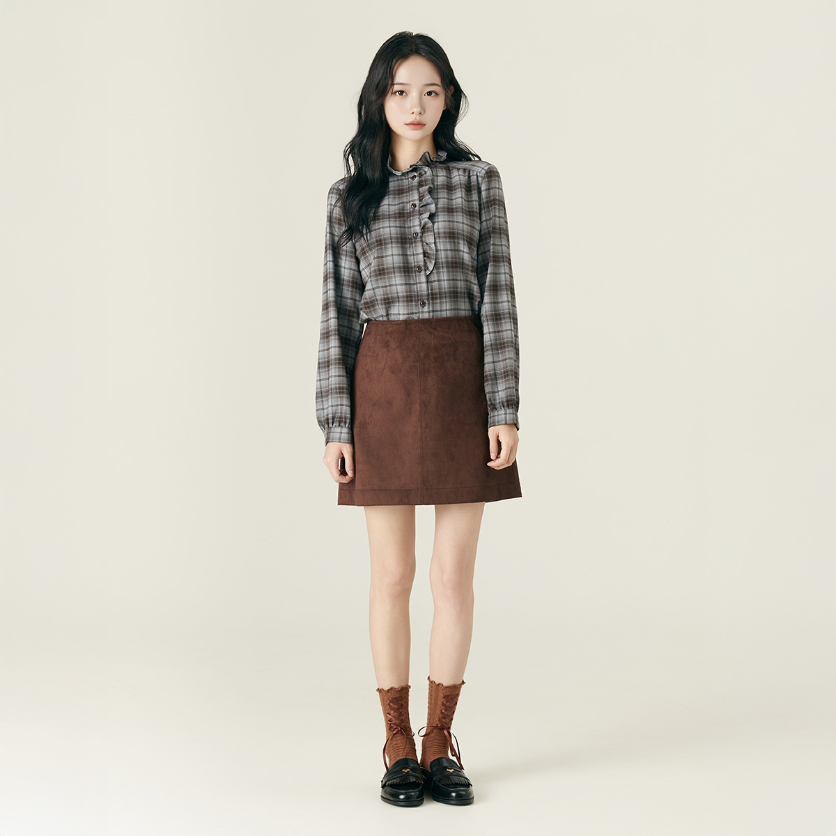 로엠 페이크 레더 미니 스커트 RMWHF4TR22 이미지 7