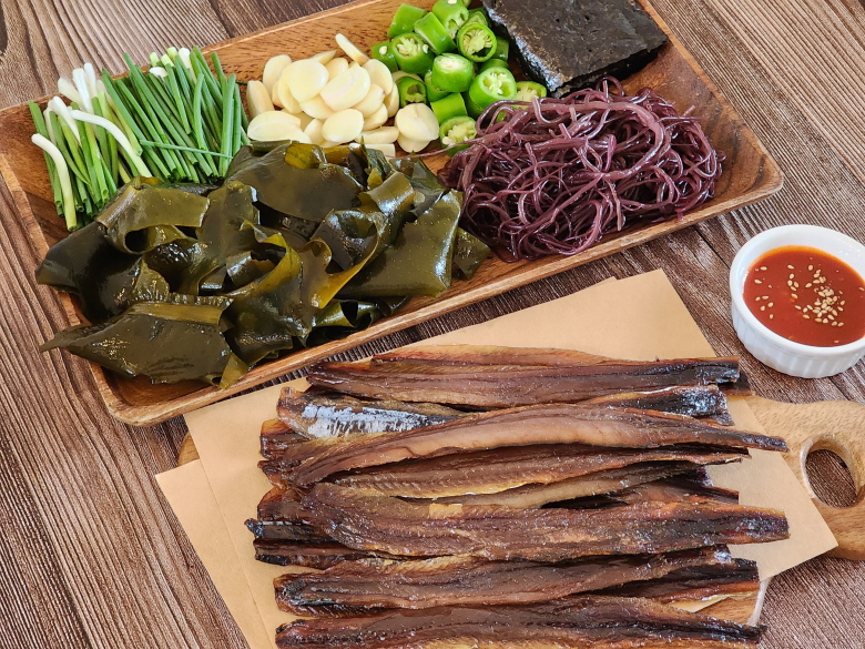 당일출고 구룡포 수작업 꽁치 과메기 20쪽 풀세트 야채,김,초장 이미지 8