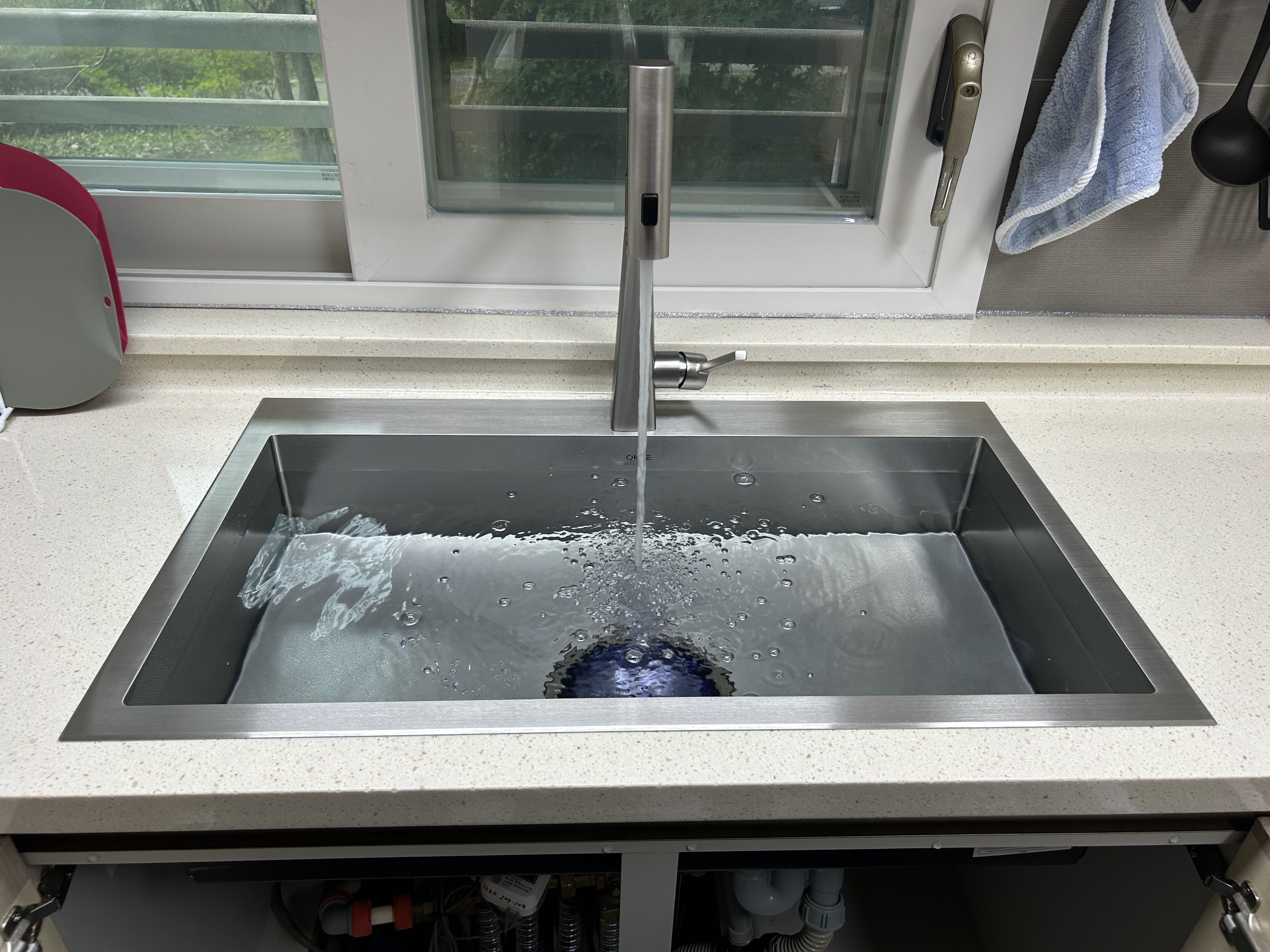 사각싱크볼 교체 백조 아티잔 주방 싱크대 폭포수전