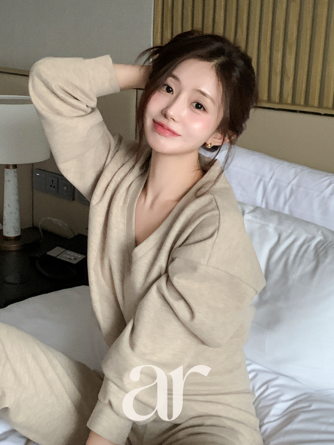 피치기모 브이넥 맨투맨 부츠컷 밴딩팬츠 트레이닝 세트 st2980 - 상세 이미지 3