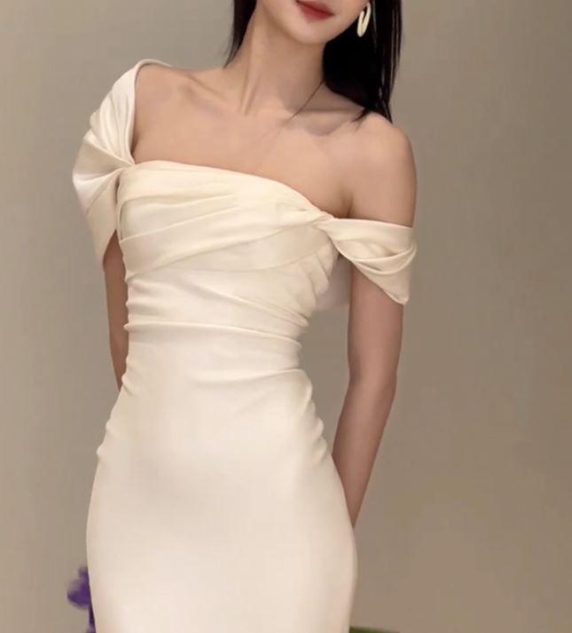 오프숄더 셀프웨딩드레스 머메이드핏 화이트 롱 원피스 이브닝 2부 스냅촬영용 드레스 - 상세 이미지 3