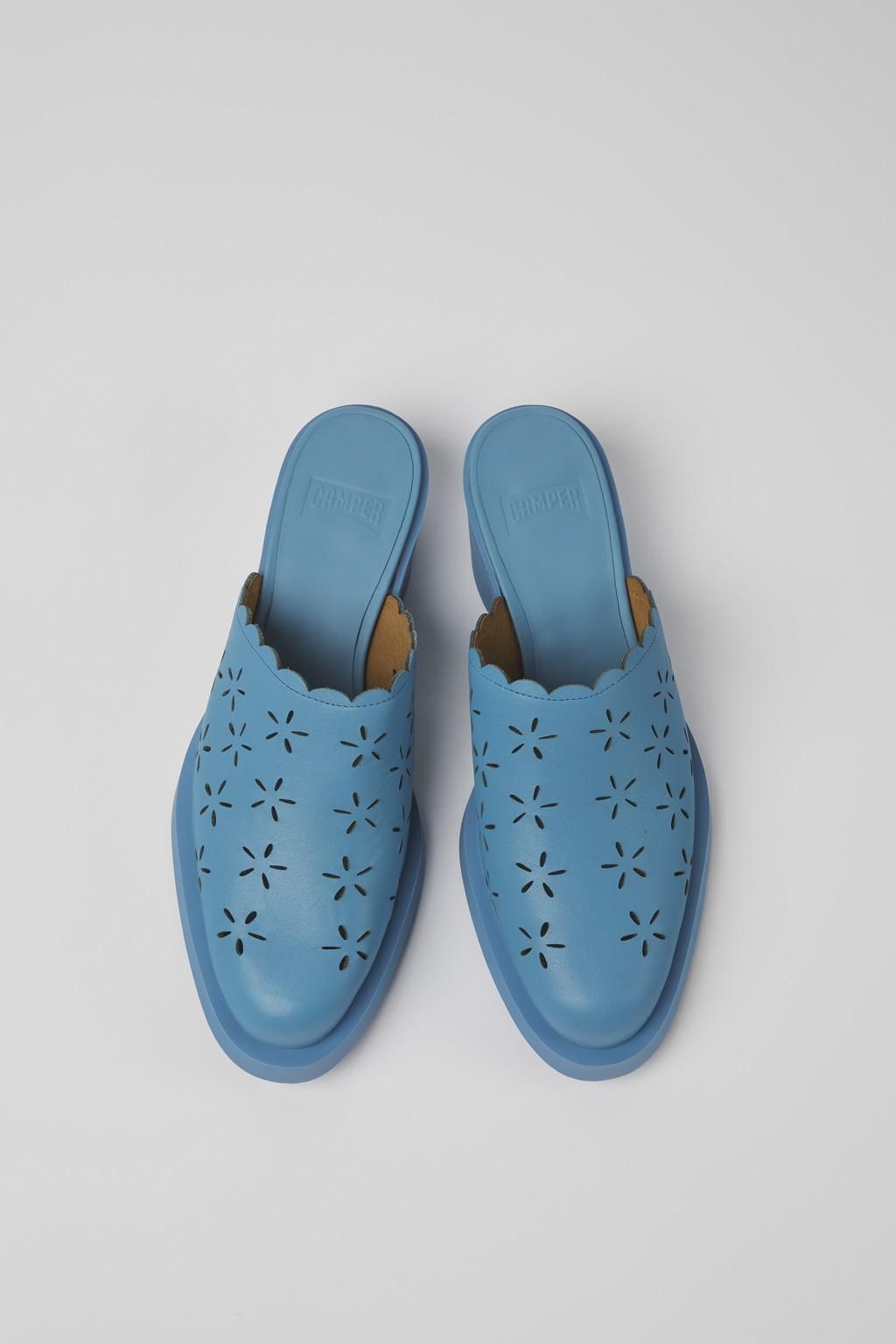 캠퍼 플라워컷 블루 레더 뮬 펌프스 K201482-002 BLUE - 상세 이미지 4