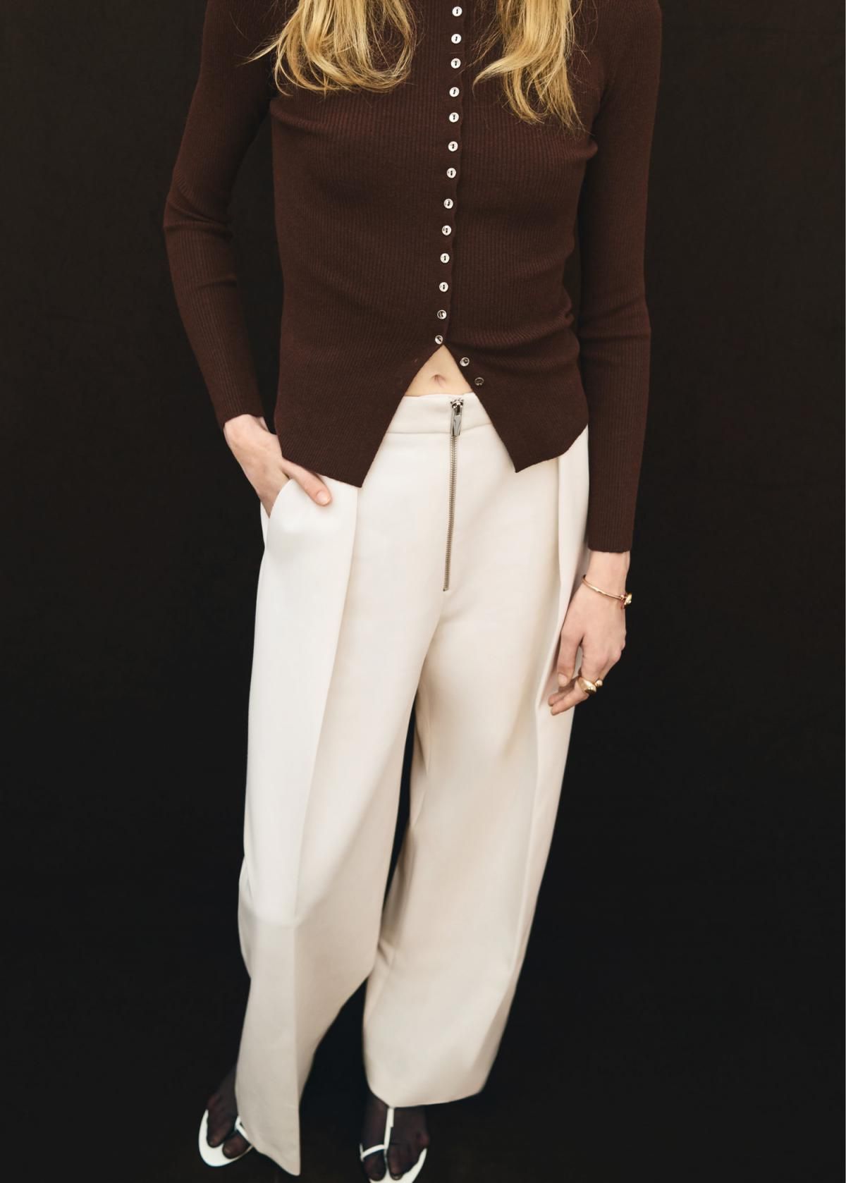 망고 와이드 테크니컬 플리츠 지퍼 슬랙스 팬츠 17066002 CRUDO - 상품 이미지