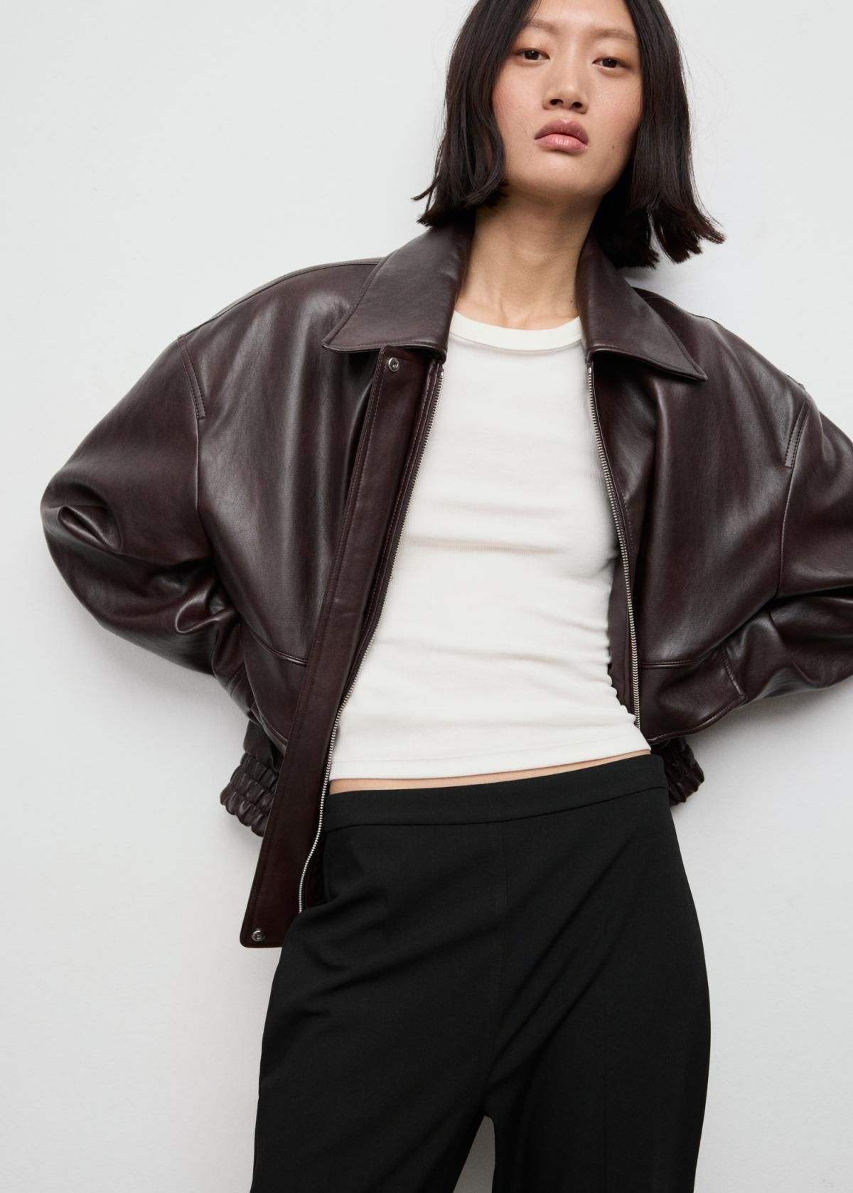 망고 하이웨이스트 플레어 롱 슬랙스 팬츠 17038636 NEGRO - 상세 이미지 4