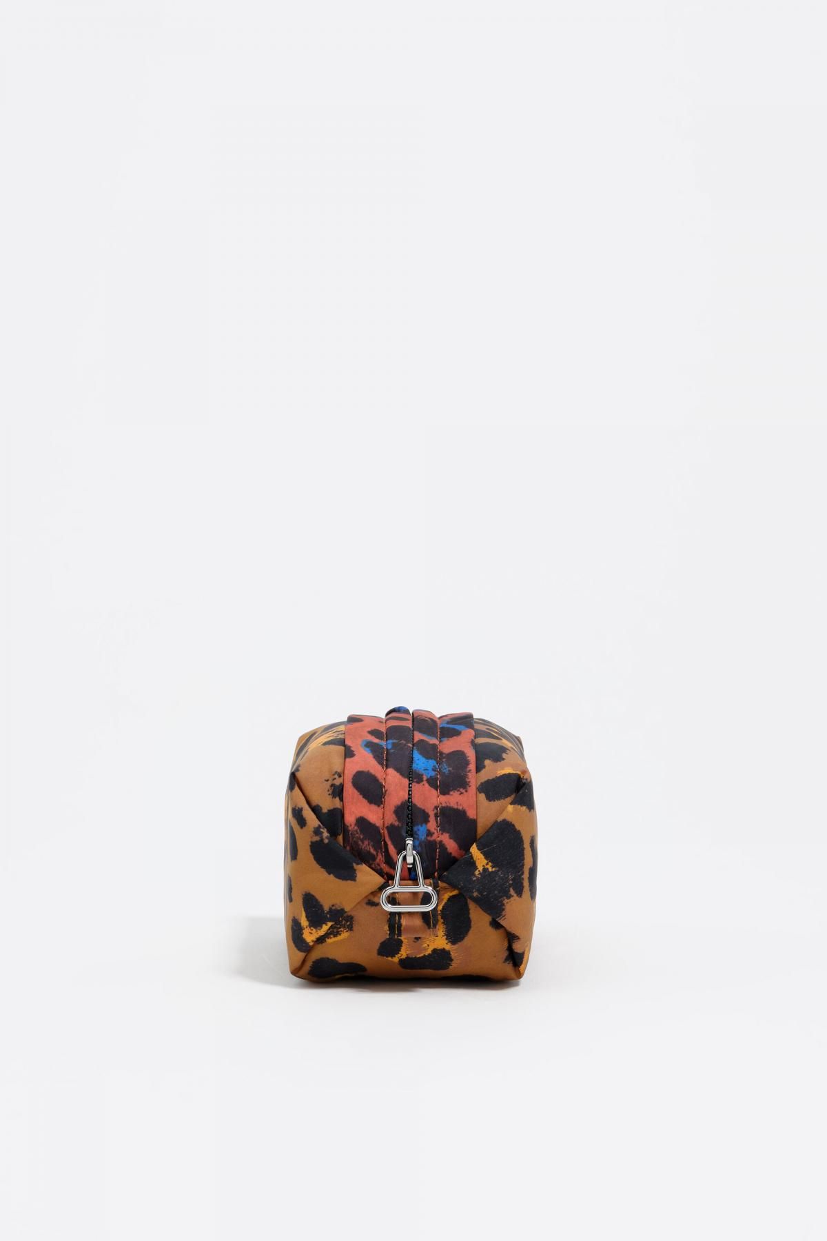 빔바이롤라 레오파드 프린트 테크니컬 나일론 코스메틱 파우치 252BBK483.10345 LEOPARD TEAK - 상세 이미지 2