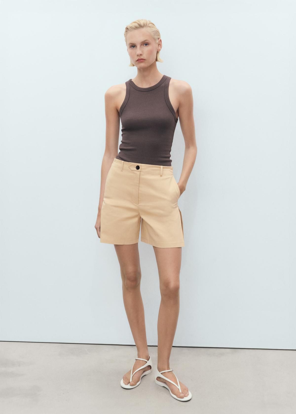 망고 모던 베이지 미드라이즈 플리츠 반바지 17091166 MARRON MEDIO - 상세 이미지 3