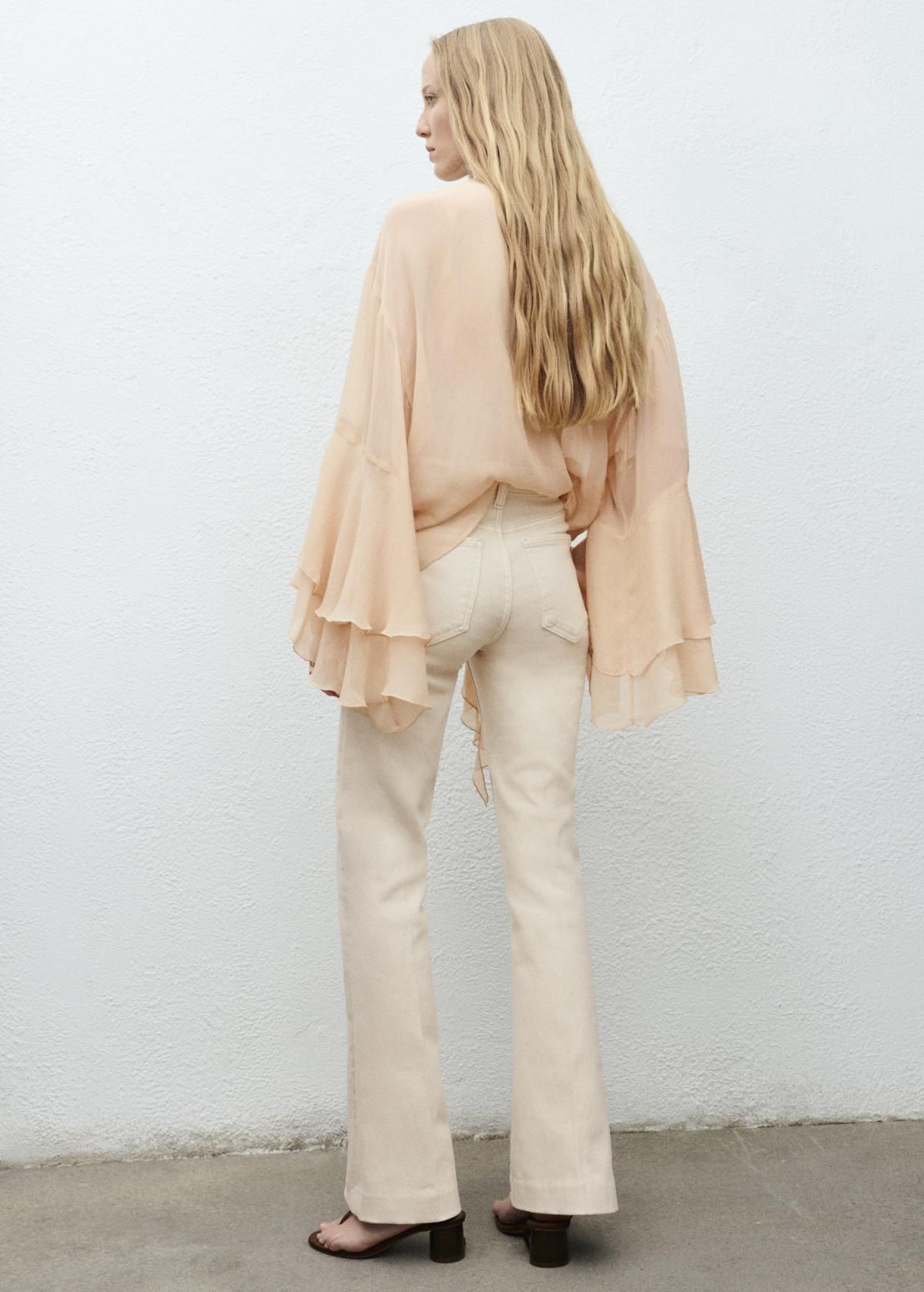 망고 트렌디 플레어핏 미드웨이스트 데님 팬츠 17084090 CRUDO - 상세 이미지 3