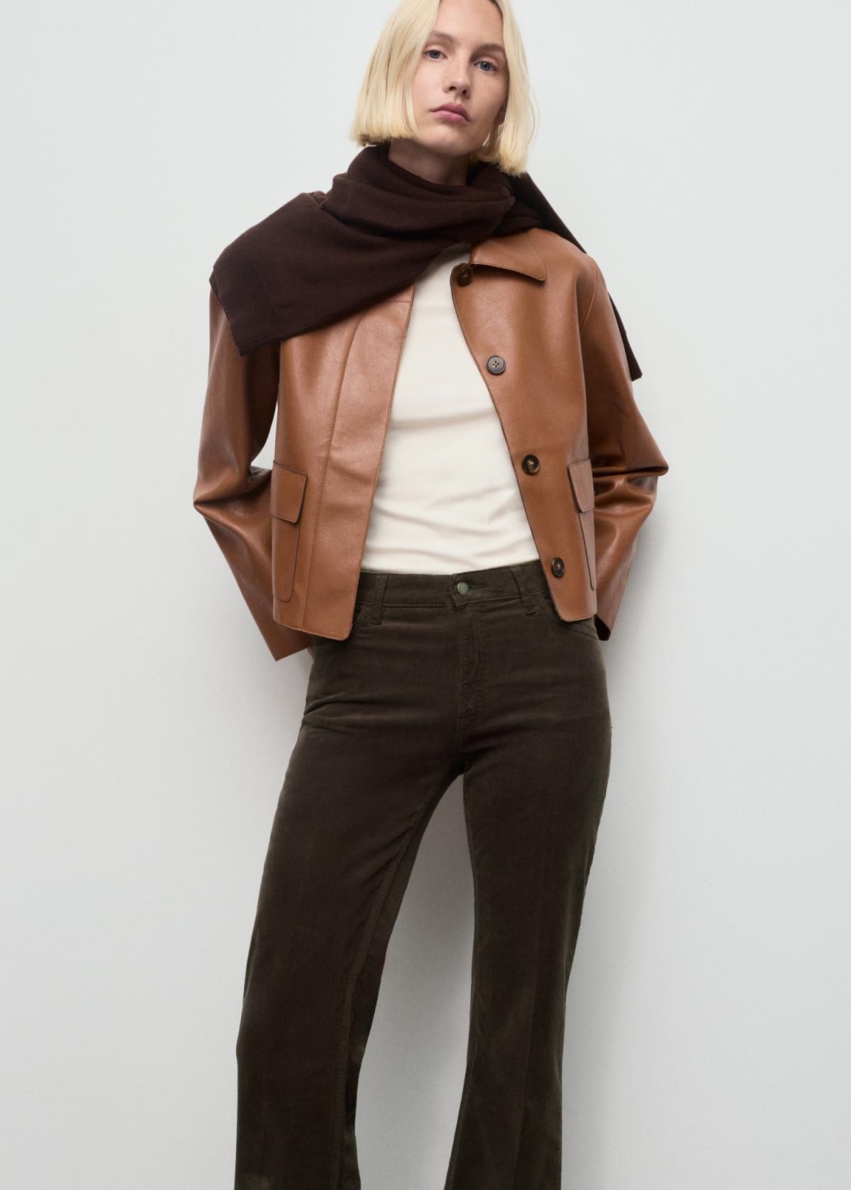 망고 코듀로이 플레어 미드웨이스트 팬츠 17037772 VINO - 상세 이미지 4