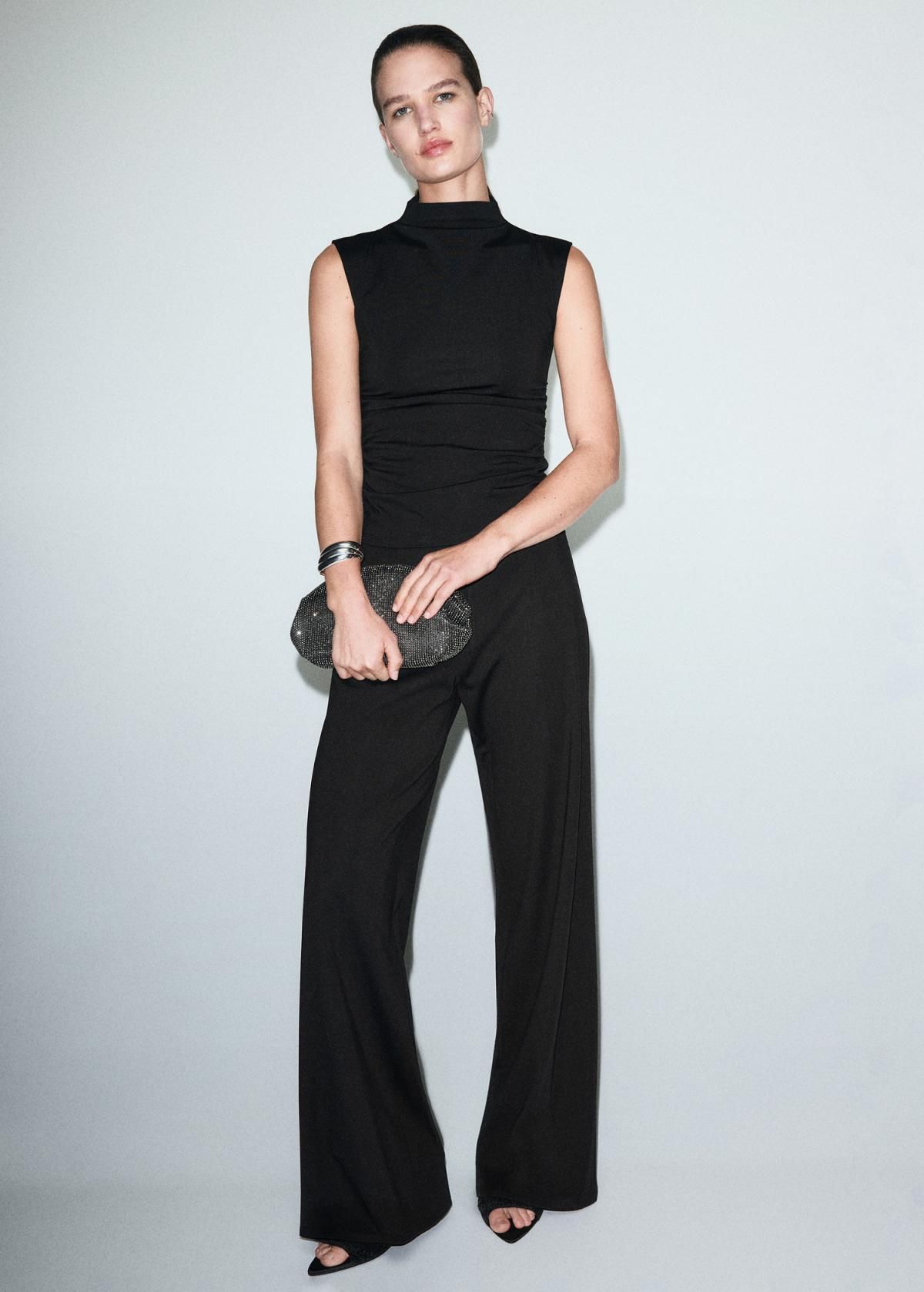 망고 엘라스틱 하이웨이스트 슬림핏 스트레이트 팬츠 17087804 NEGRO - 상세 이미지 2