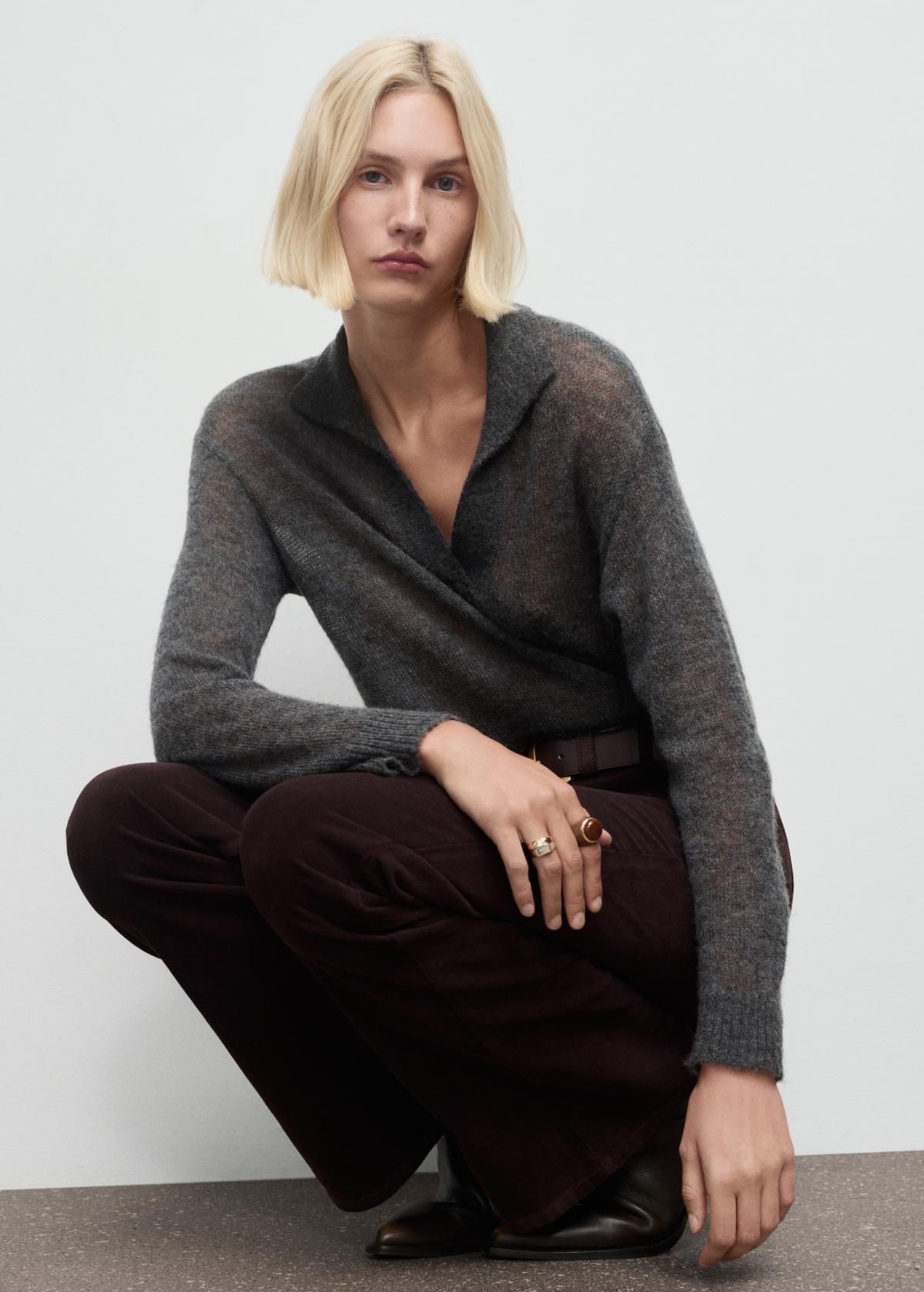 망고 벨벳 플레어 하이웨이스트 팬츠 17027782 CHOCOLATE - 상세 이미지 4