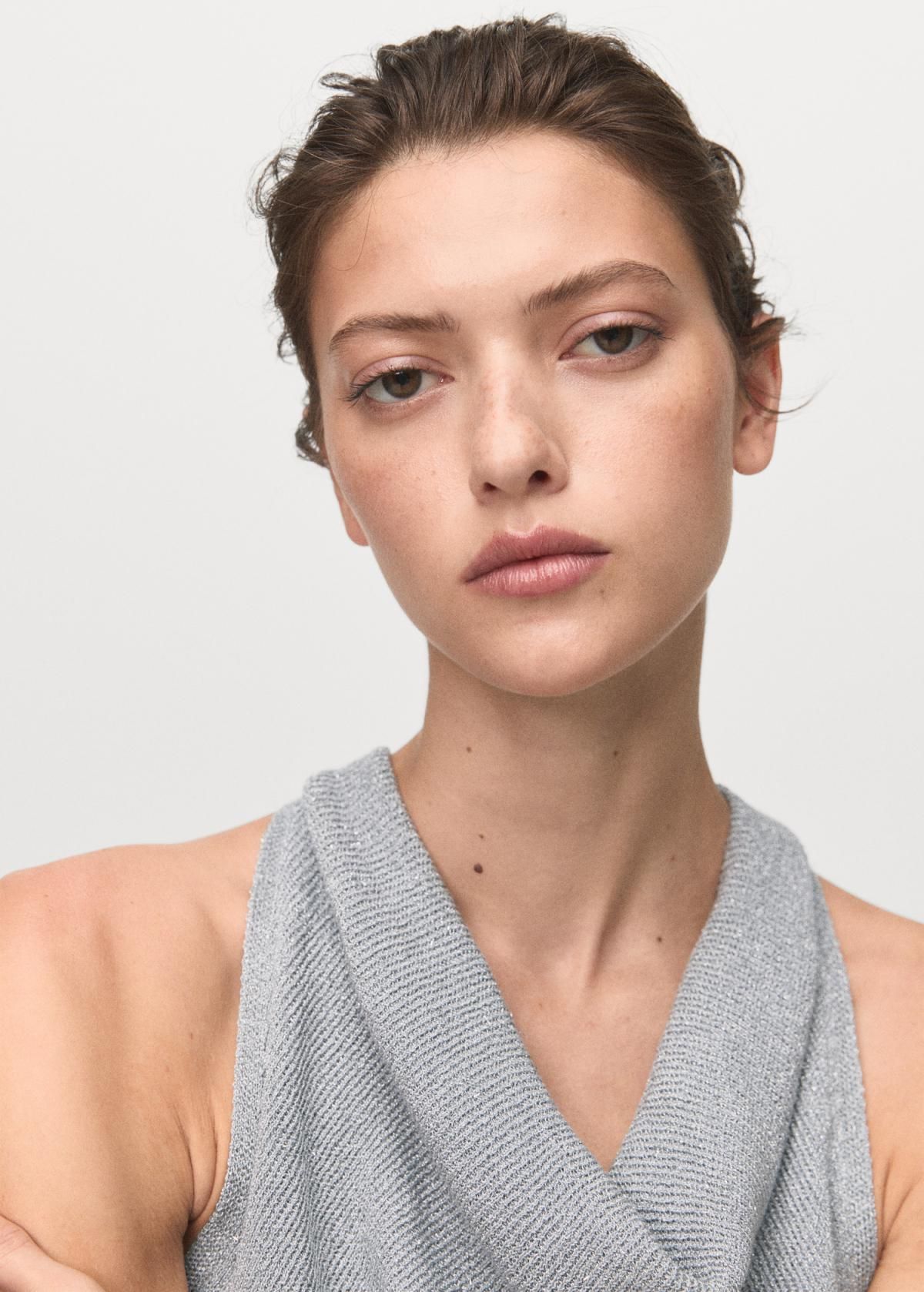망고 루렉스 민소매 드레이프넥 니트 탑 17084139 PLATA - 상세 이미지 5