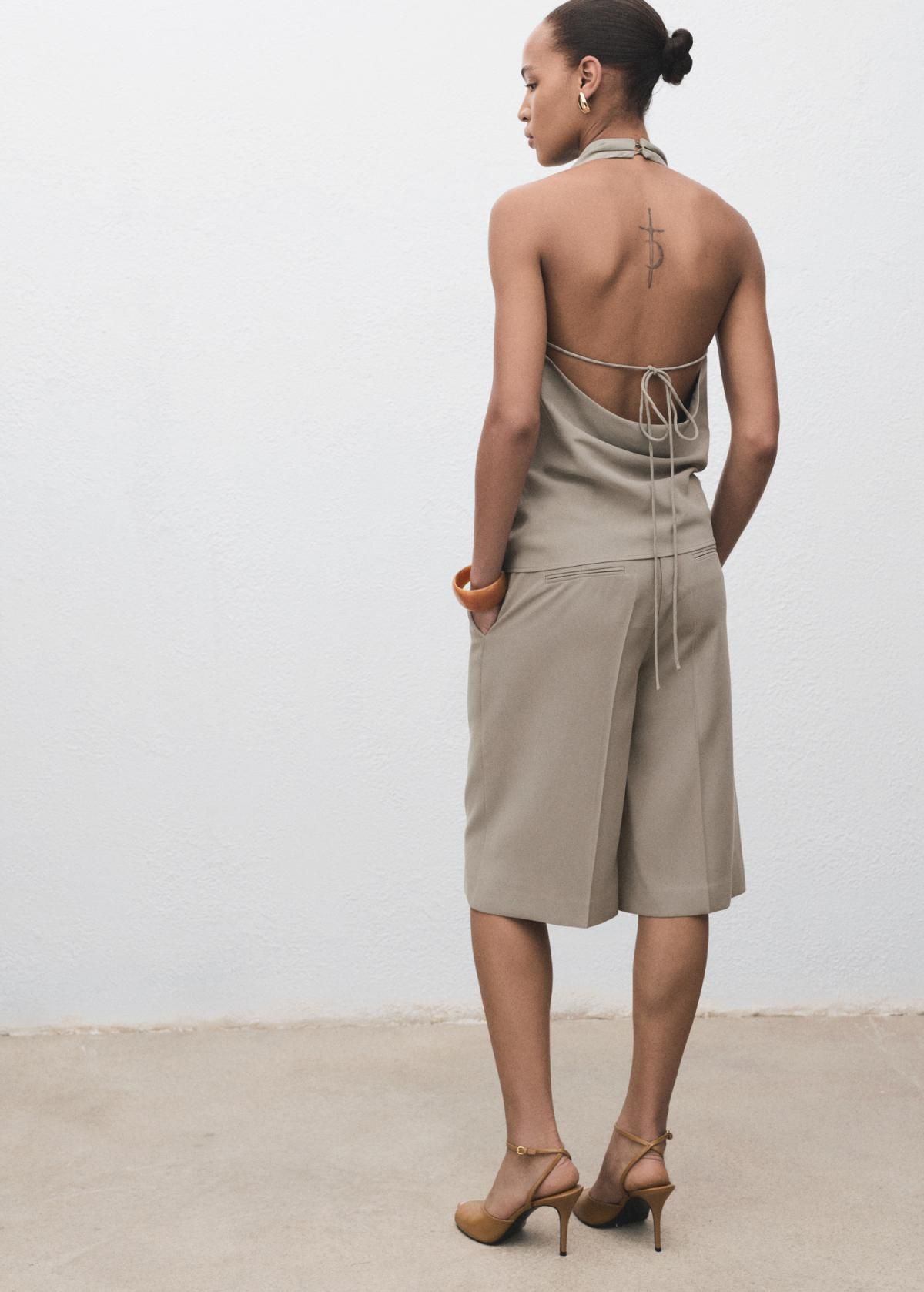 망고 테일러드 미디 슬랙스 베이지 반바지 17094426 GRIS - 상세 이미지 4