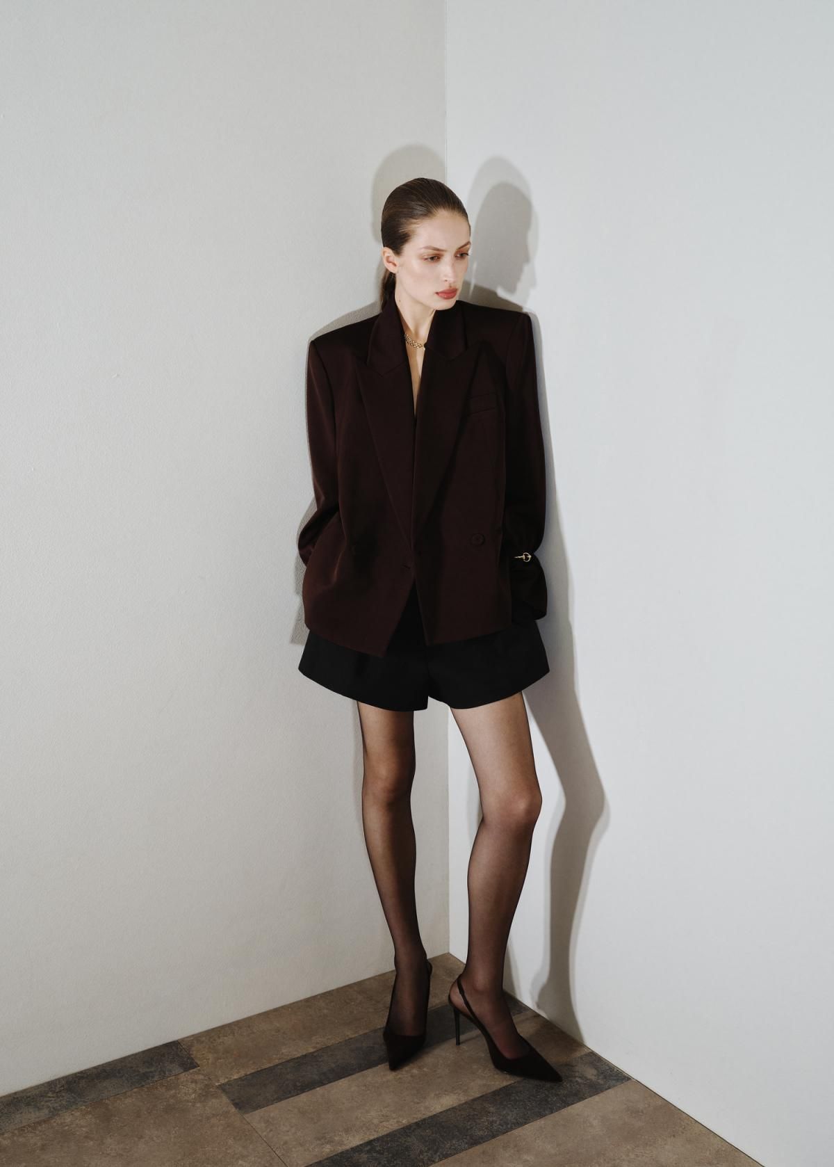 망고 하이웨이스트 테일러드 미니 핀턱 팬츠 17079105 NEGRO - 상세 이미지 3