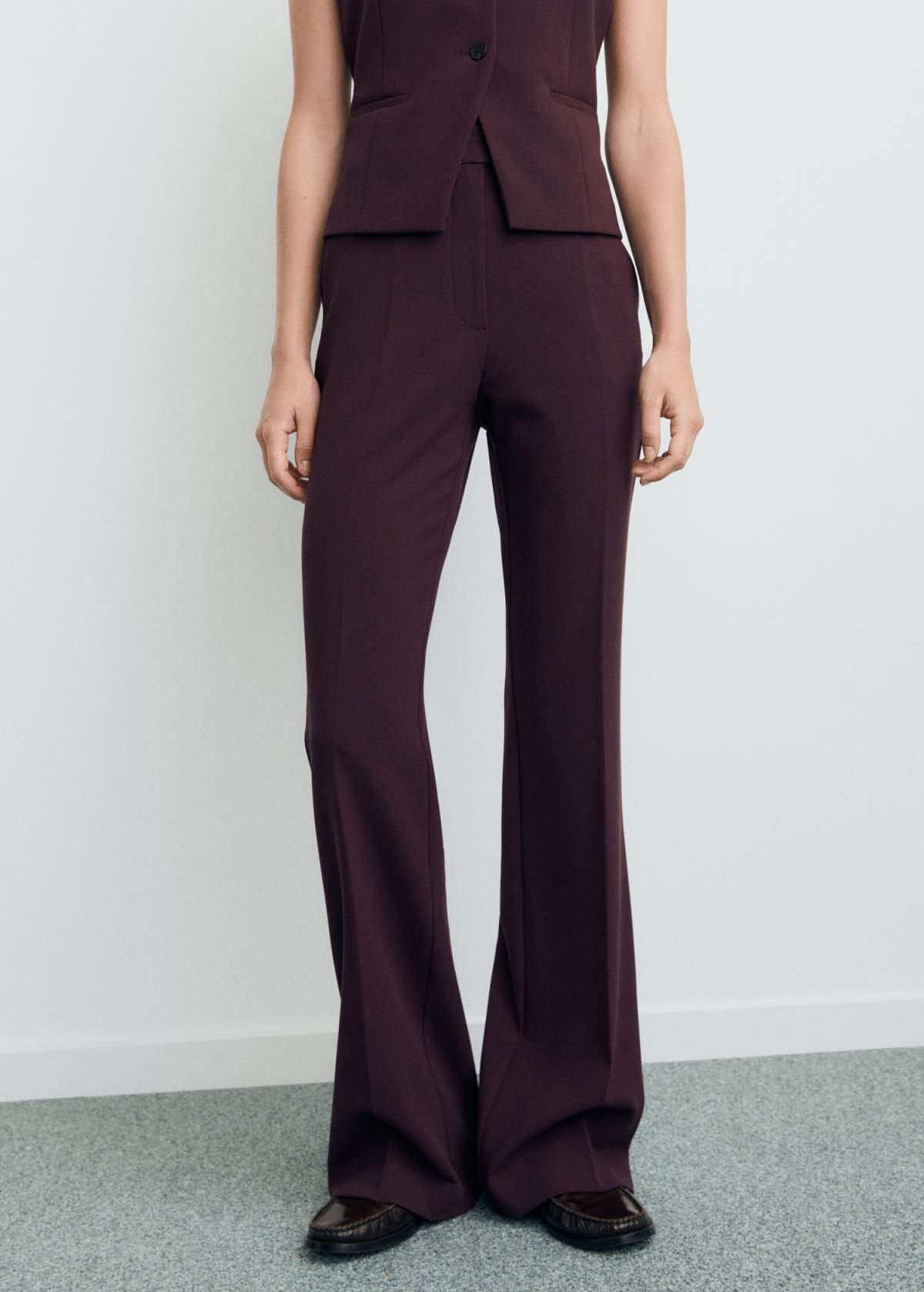 망고 미드라이즈 테일러드 플레어 부츠컷 팬츠 17006734 CIRUELA - 상품 이미지