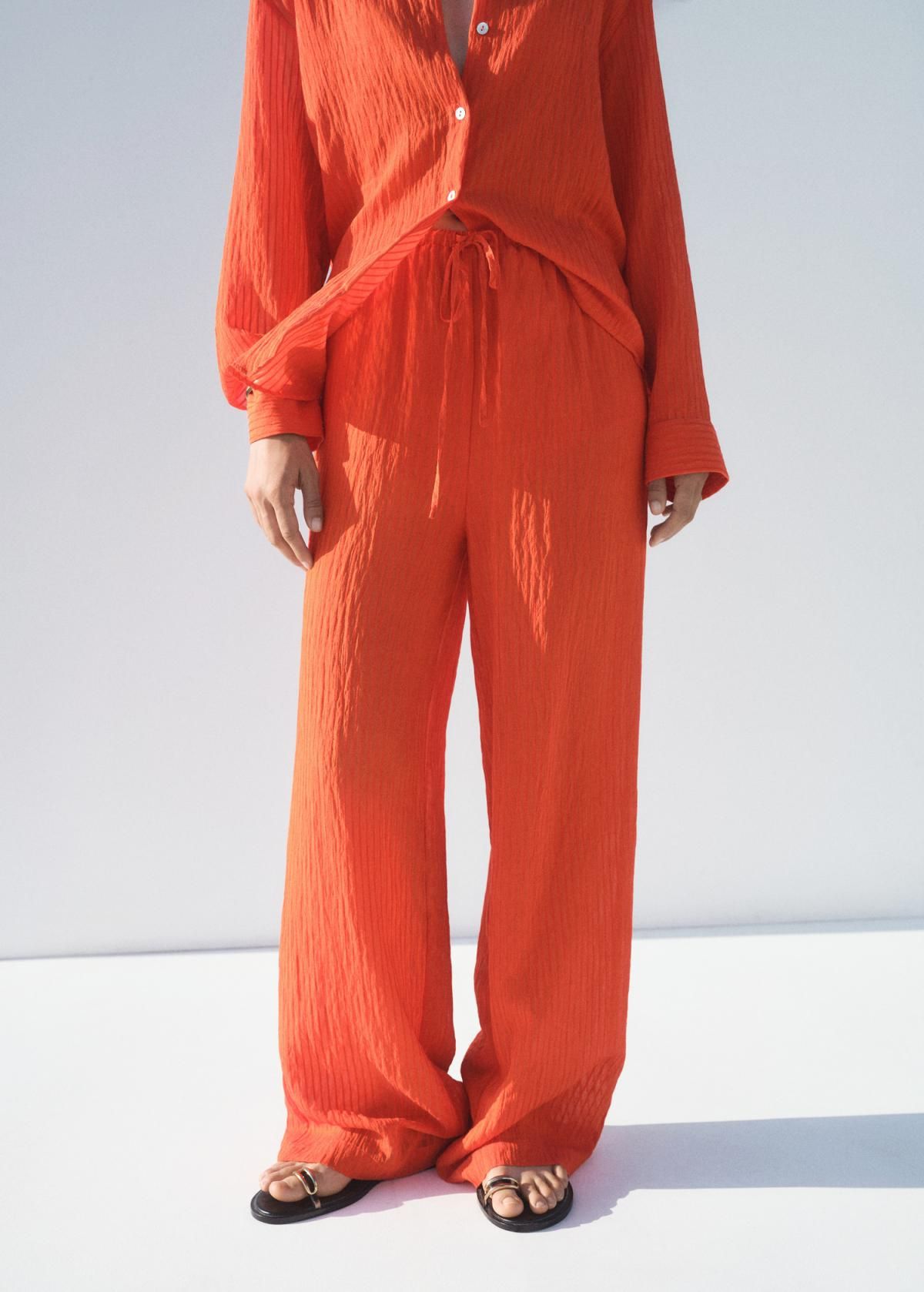 망고 크링클 와이드핏 스트레이트 팬츠 오렌지 17073328 NARANJA - 상품 이미지