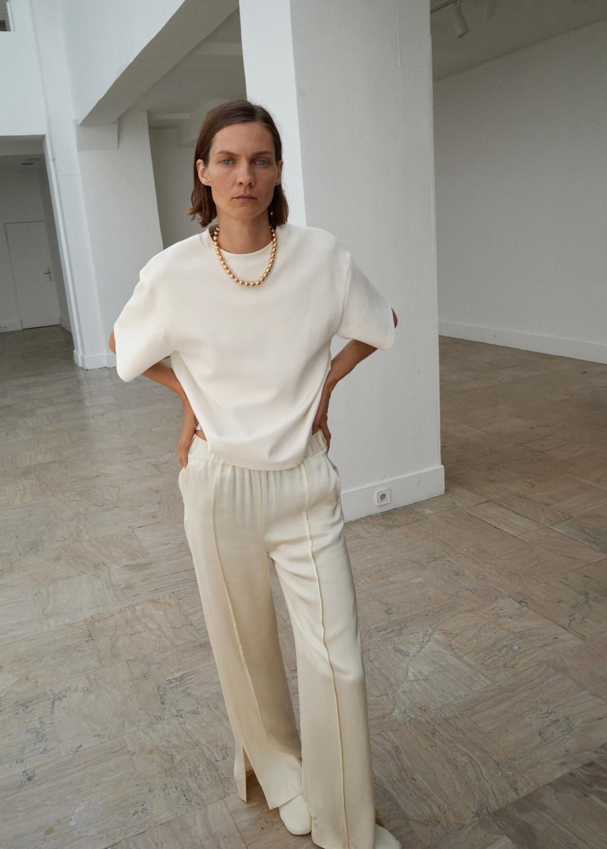 망고 새틴 웨이스트밴딩 아이보리 와이드 팬츠 17006364 VAINILLA - 상세 이미지 2