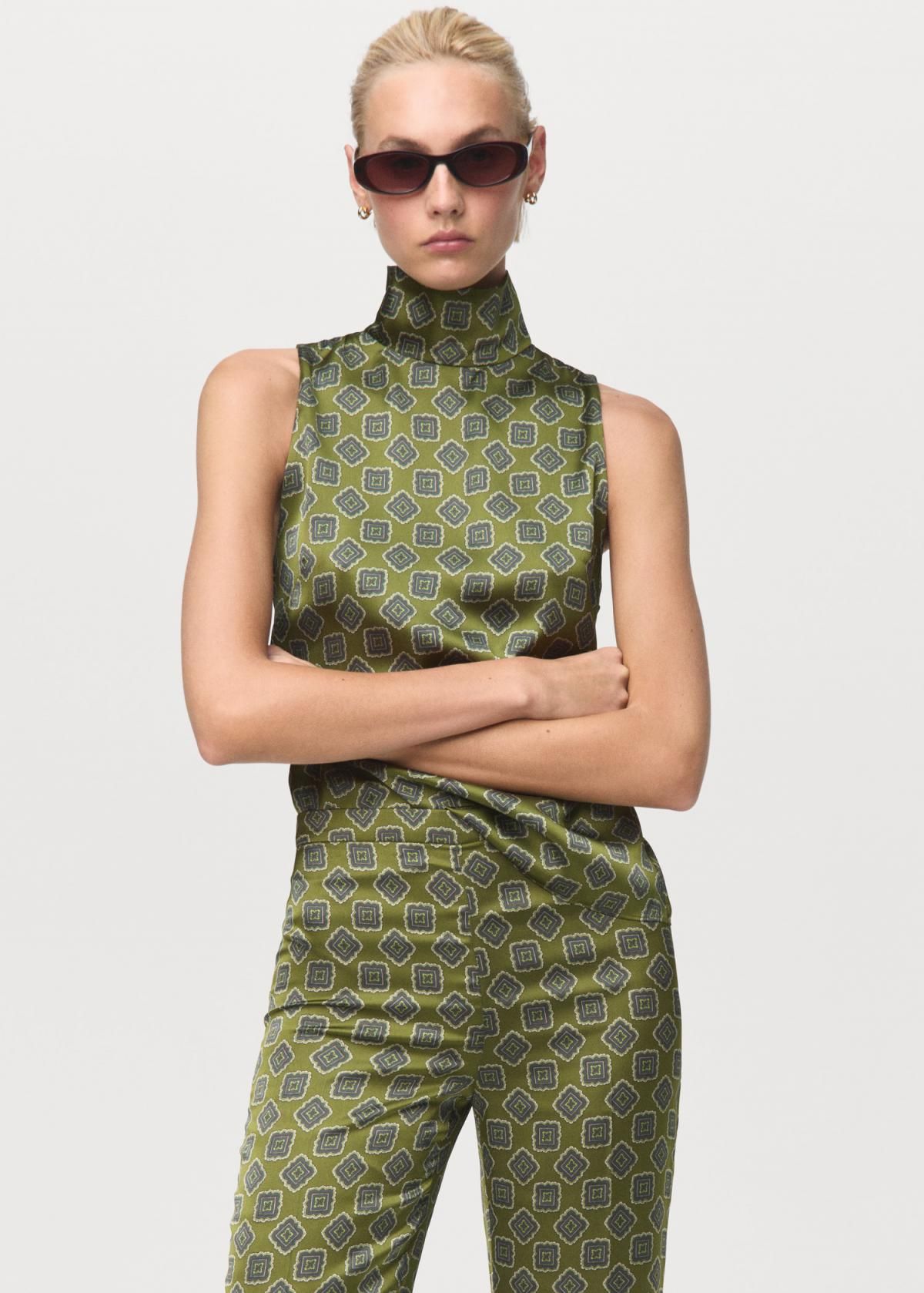 망고 테크니컬 새틴 기하학 프린트 와이드 팬츠 17045829 VERDE - 상세 이미지 4