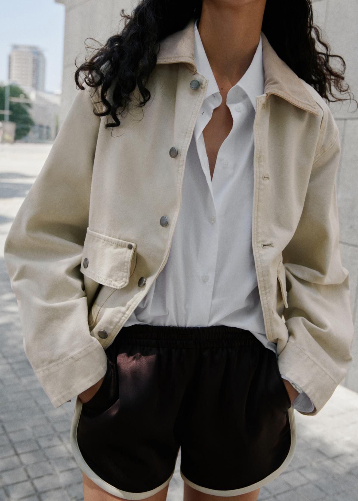 망고 애슬레저 배색 라인 미드웨이스트 숏팬츠 17083330 CIRUELA - 상세 이미지 2