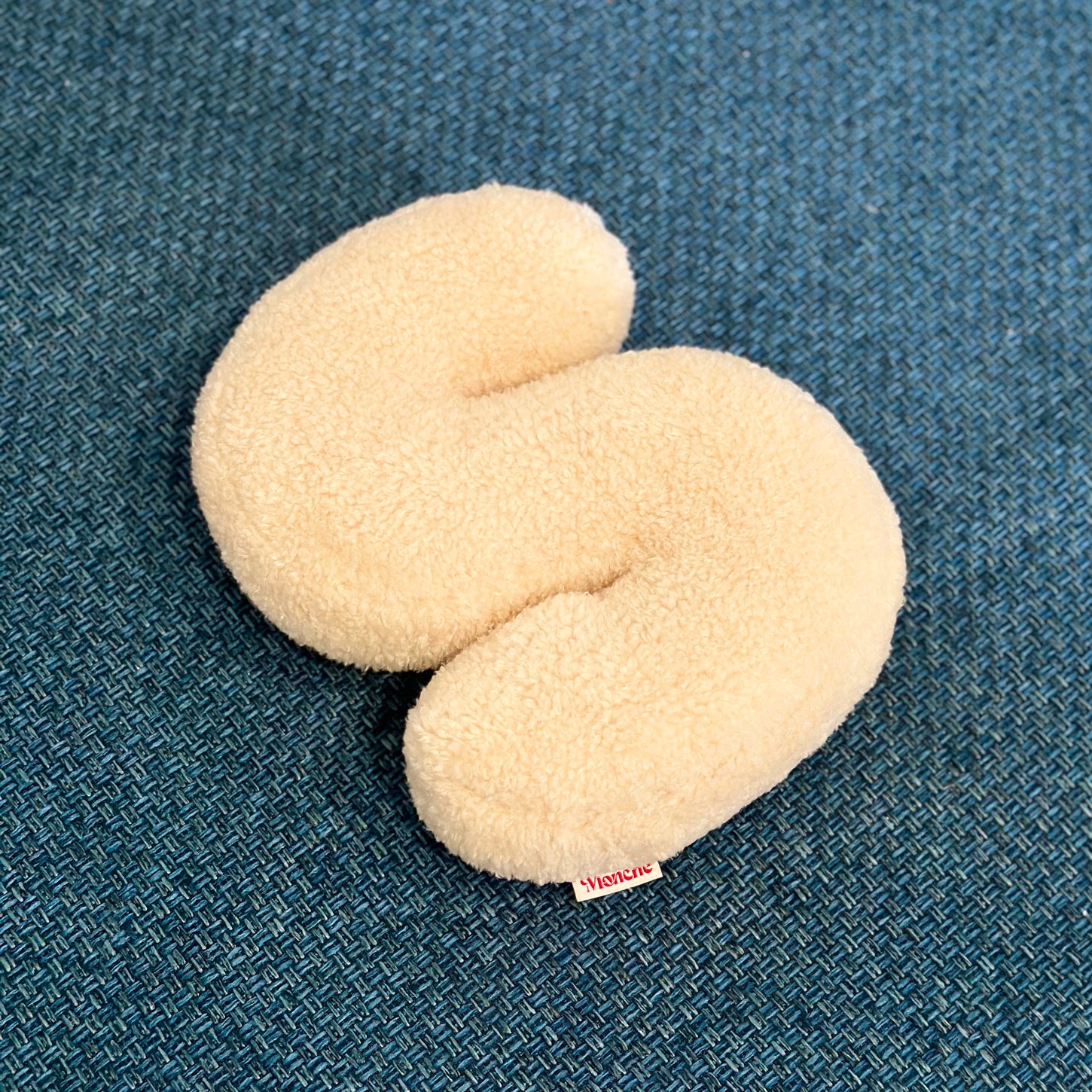 몽셰 이니셜 알파벳 쿠션 S Initial Cushion - 상품 이미지