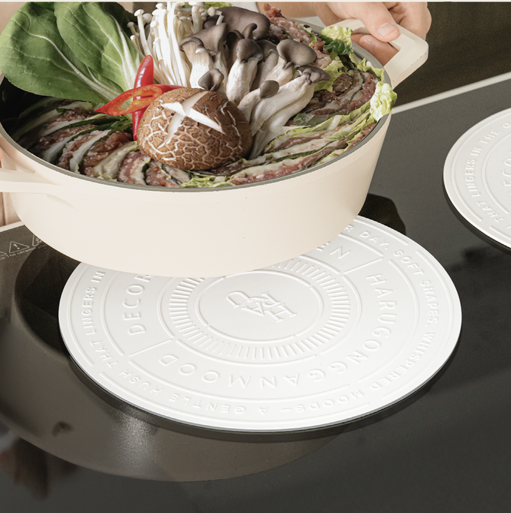 하루의공간 레터링 인덕션 보호 실리콘 매트 냄비 받침 패드 덮개 가리개 화이트 20cm 제품 이미지