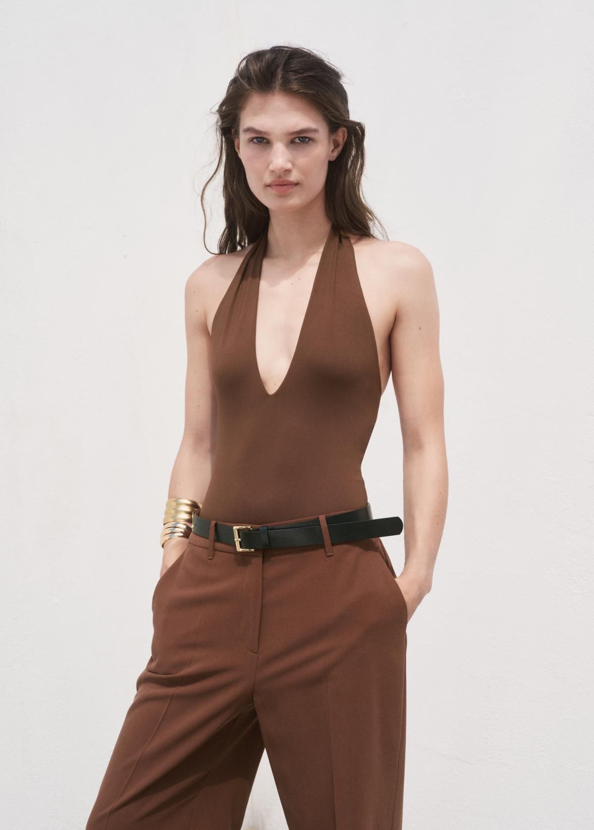 망고 테일러드 스트레이트핏 미디웨이스트 슬랙스 팬츠 17084078 MARRON - 상세 이미지 4