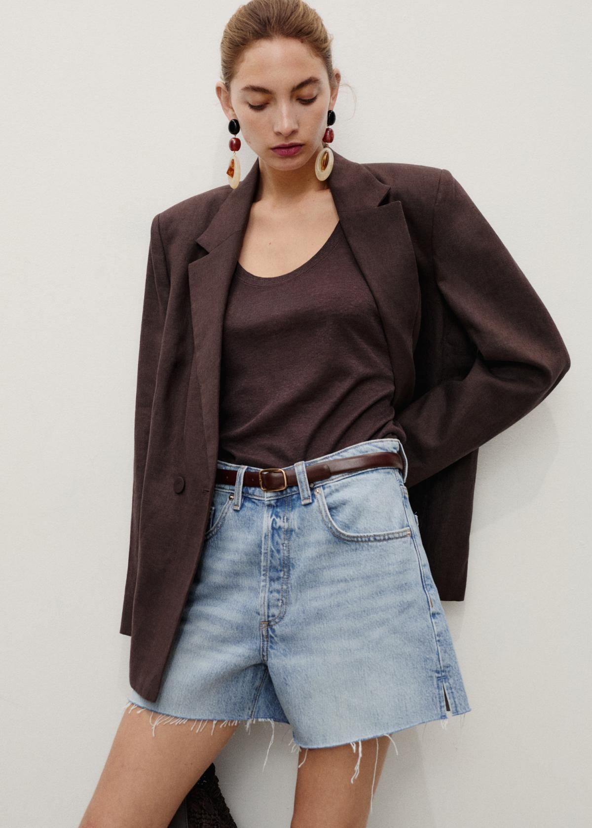 망고 트렌디 데님 밑단 컷팅 미드라이즈 숏 팬츠 17051210 AZUL MEDIO - 상세 이미지 5