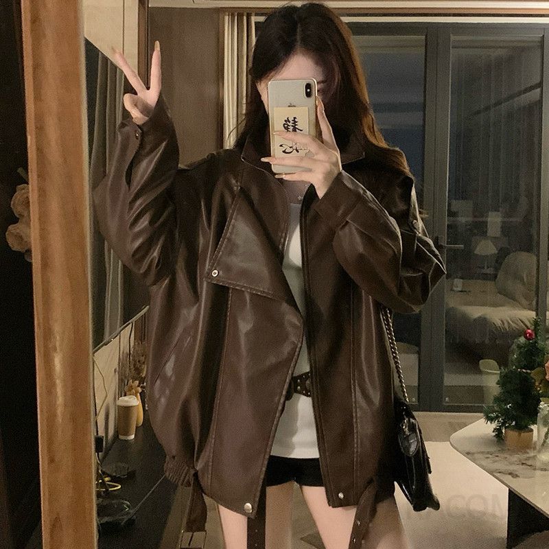 가을 여성 가죽자켓 라이더 스타일 트렌디한 레더 재킷 캐주얼한 착용감 출근룩 하객룩 실루엣이 돋보이는 모터사이클 감성 패션 - 상품 이미지