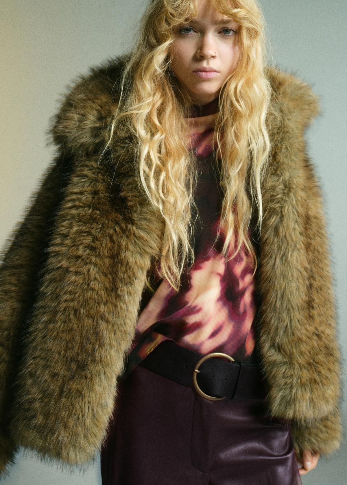 망고 에코레더 슬림핏 부츠컷 팬츠 17097803 VINO - 상세 이미지 4