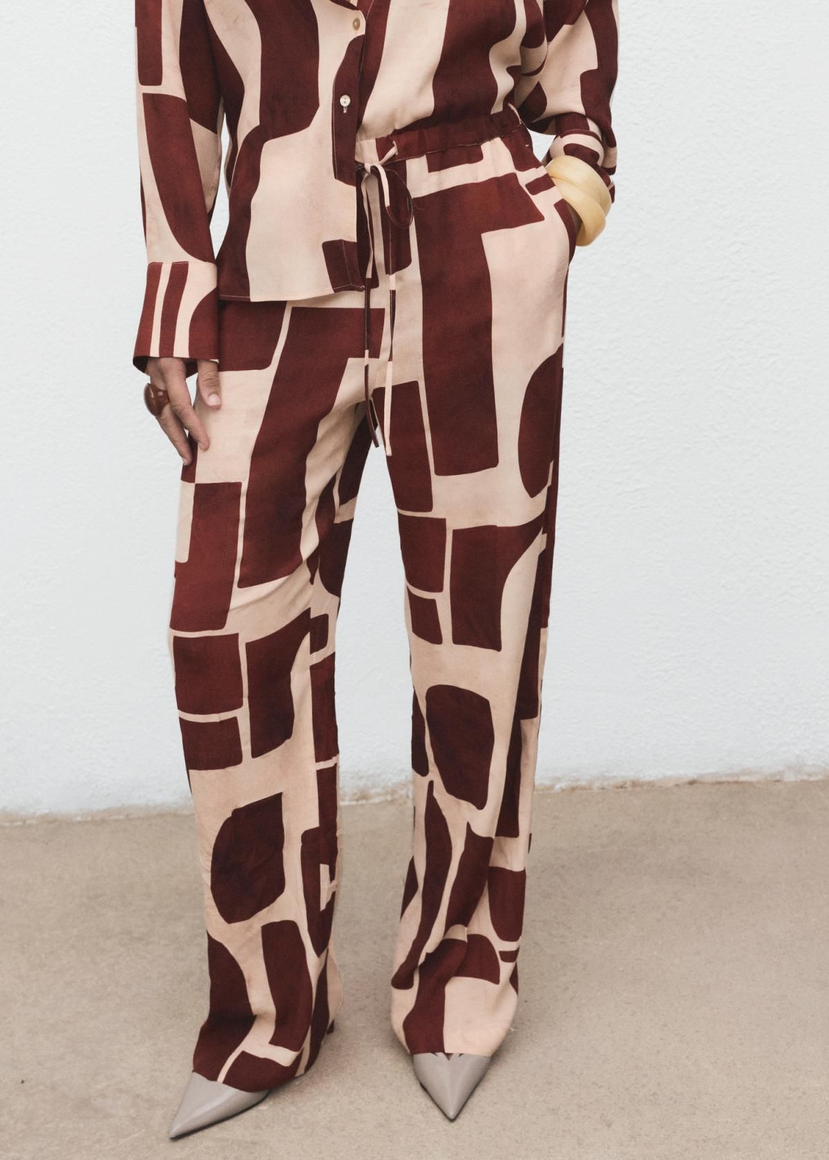 망고 지오메트릭 프린트 플루이드 와이드 팬츠 17064144 CRUDO - 상품 이미지