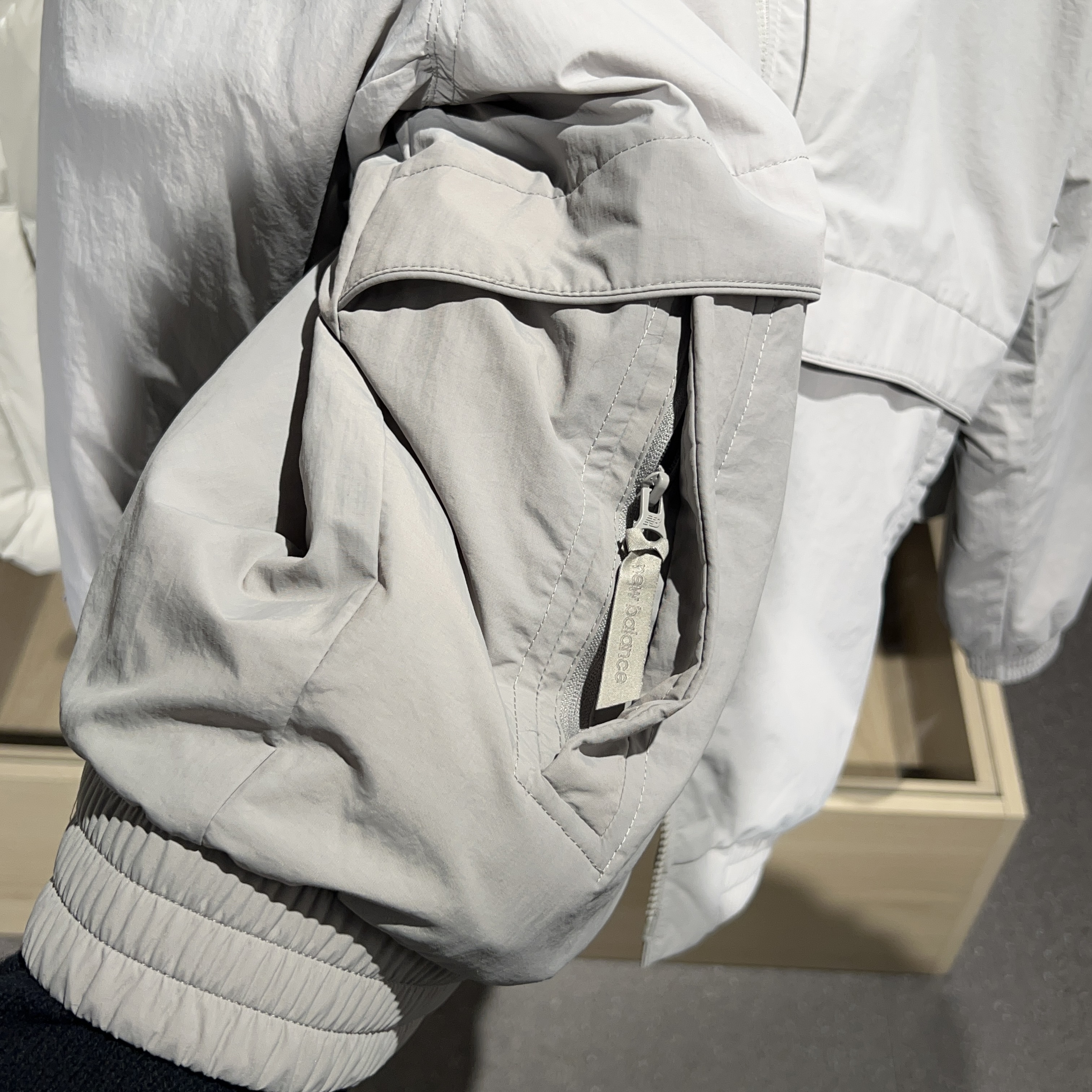 뉴발란스 25FW 헤리티지 스탠넥 패딩자켓 이미지 8
